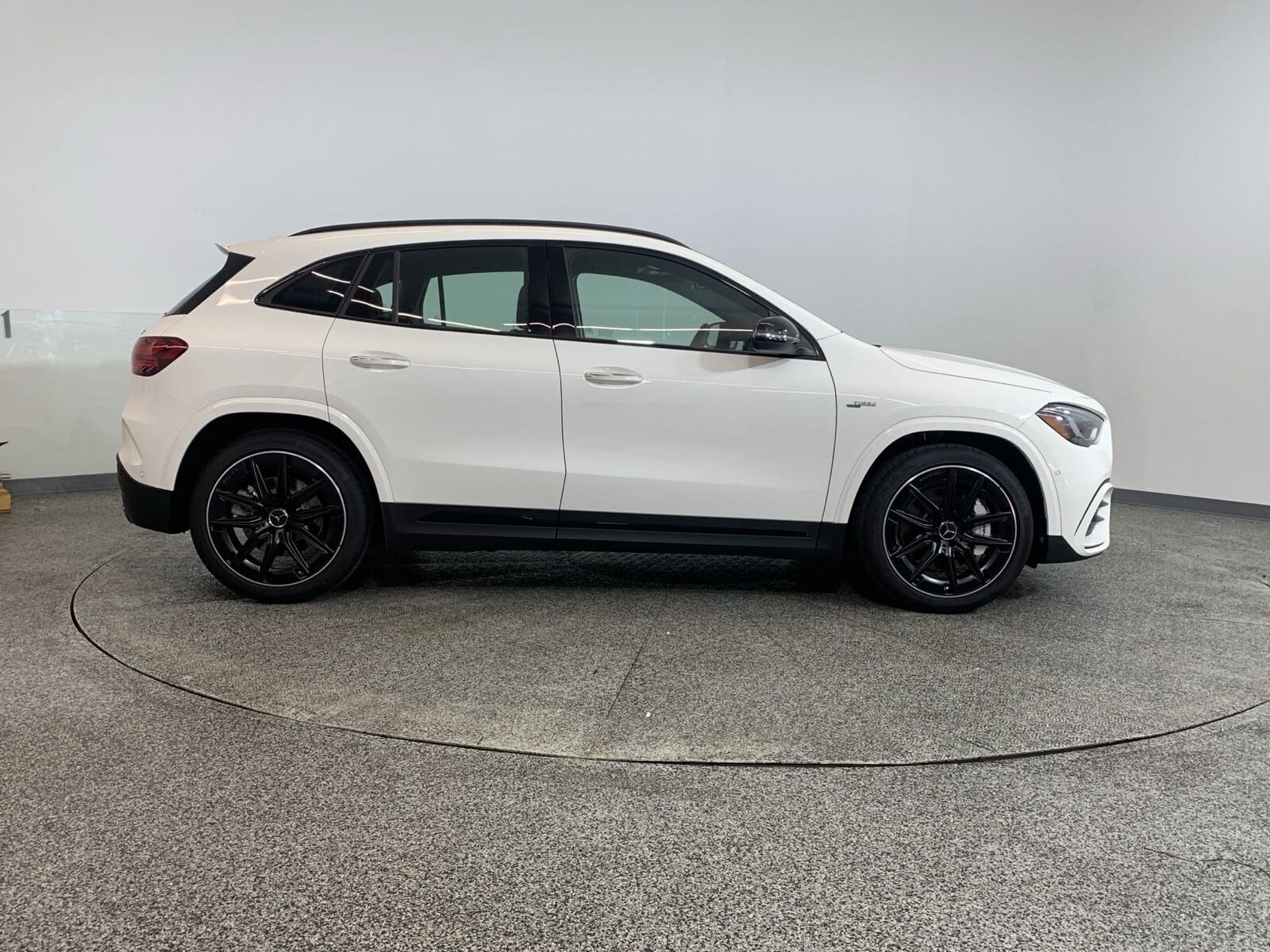 2025 Mercedes Benz GLA AMG 35 4MATIC photo 3