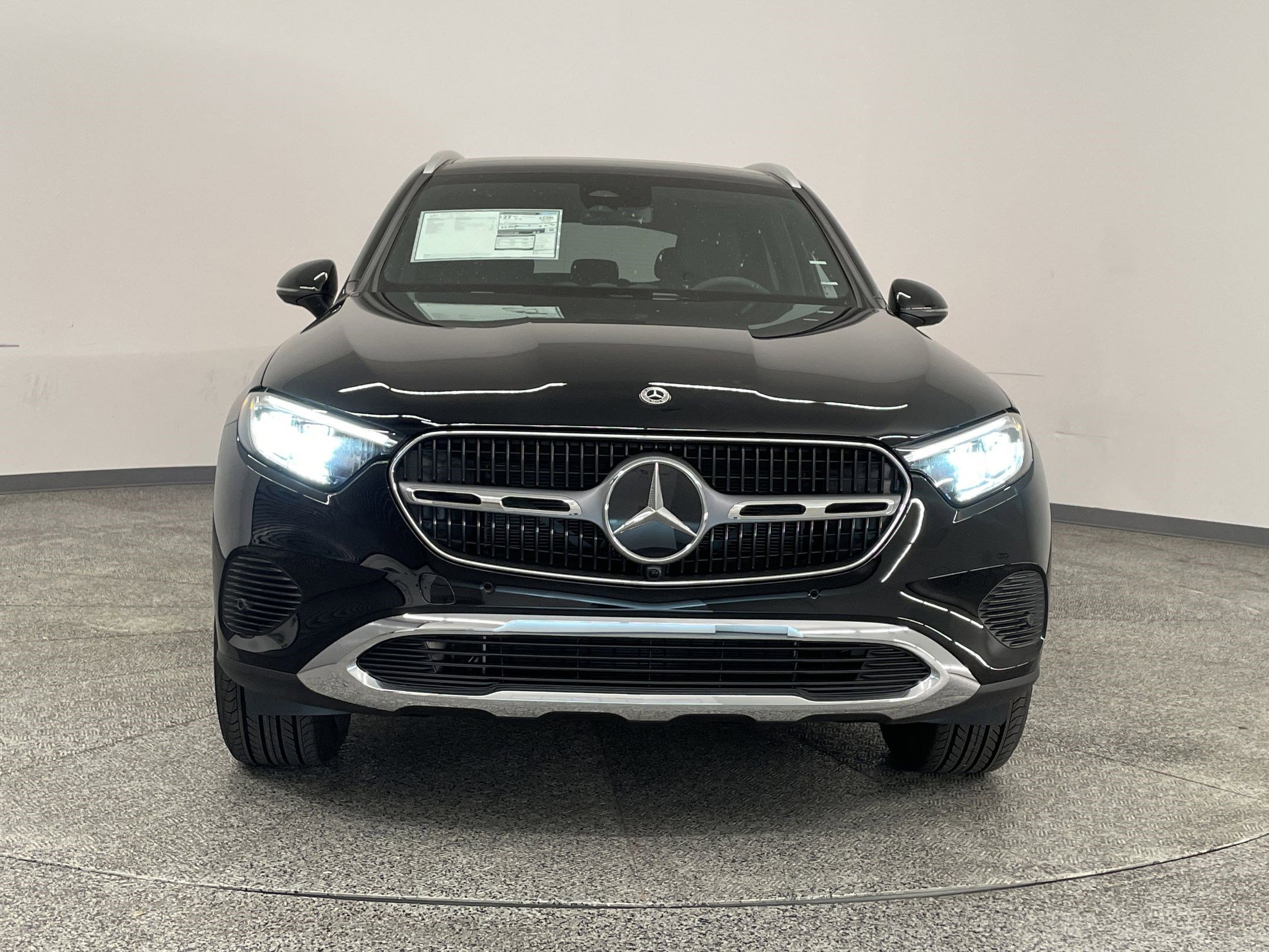 2026 Mercedes Benz GLC 300 photo 2