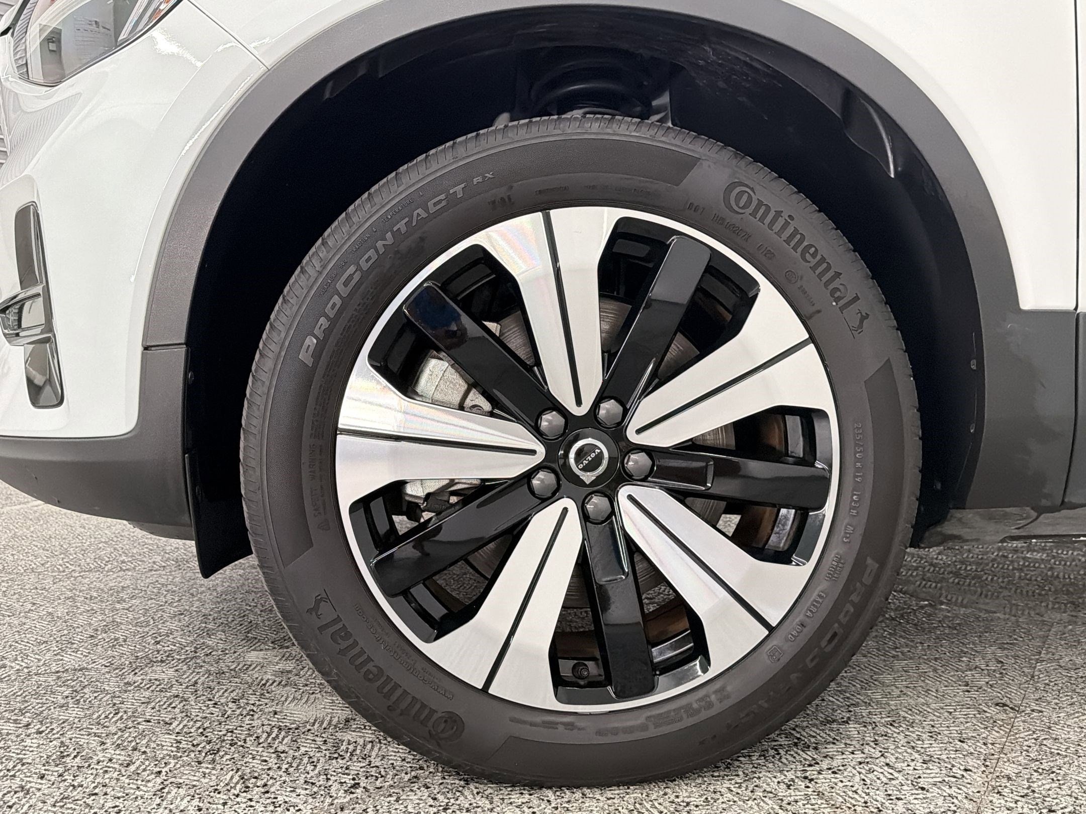 2023 Volvo XC40 Core - Photo 12