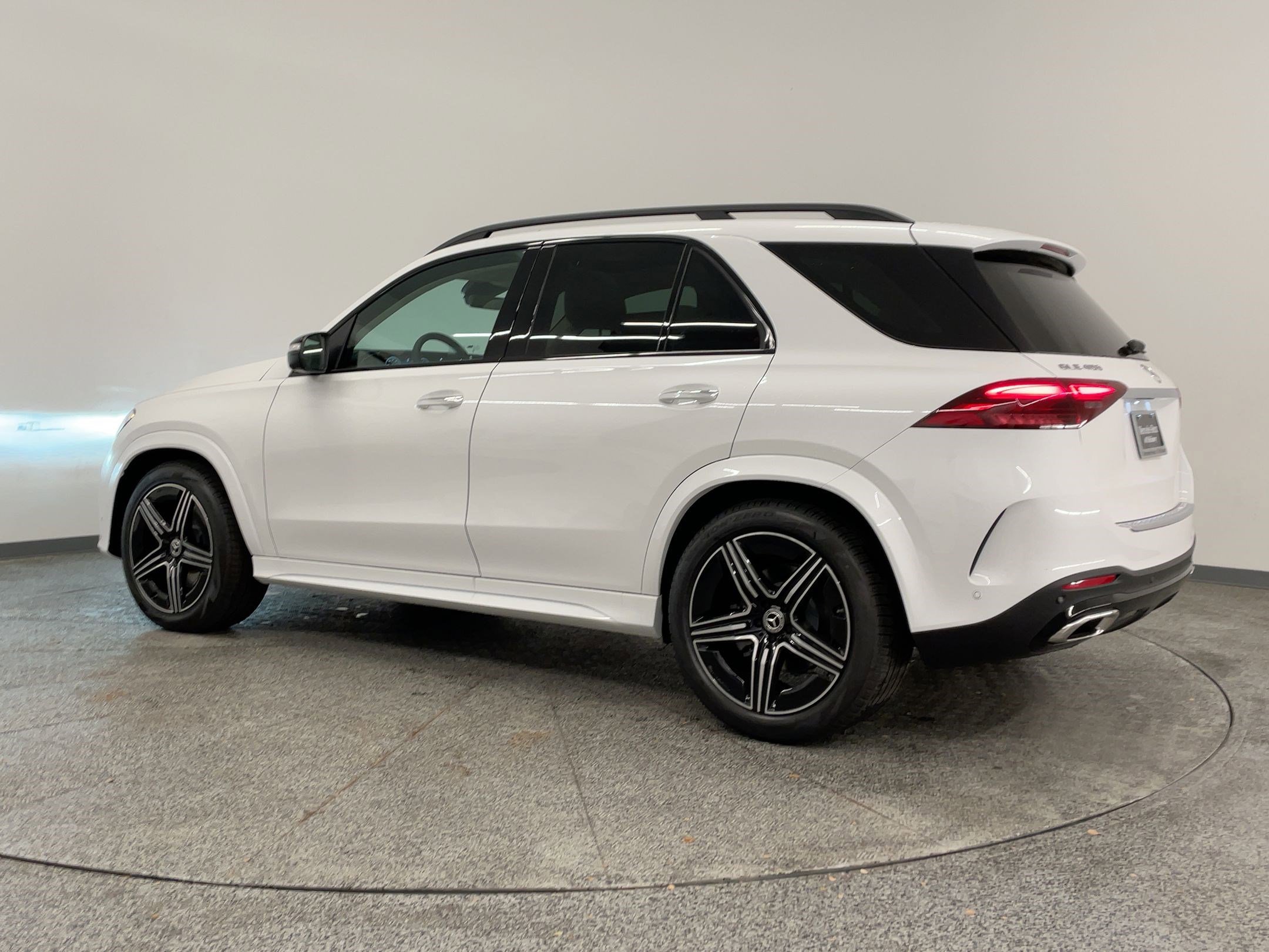 2026 Mercedes Benz GLE 450 4MATIC photo 2