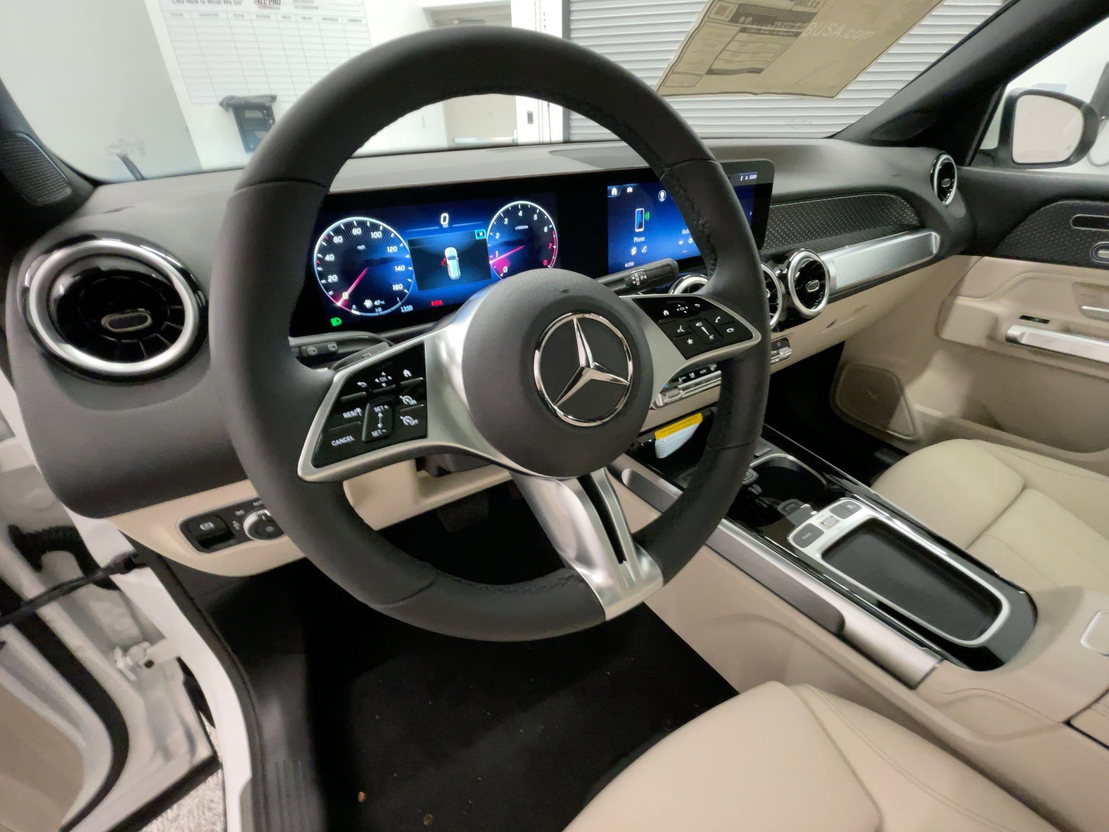 2026 Mercedes Benz GLB 250 photo 4