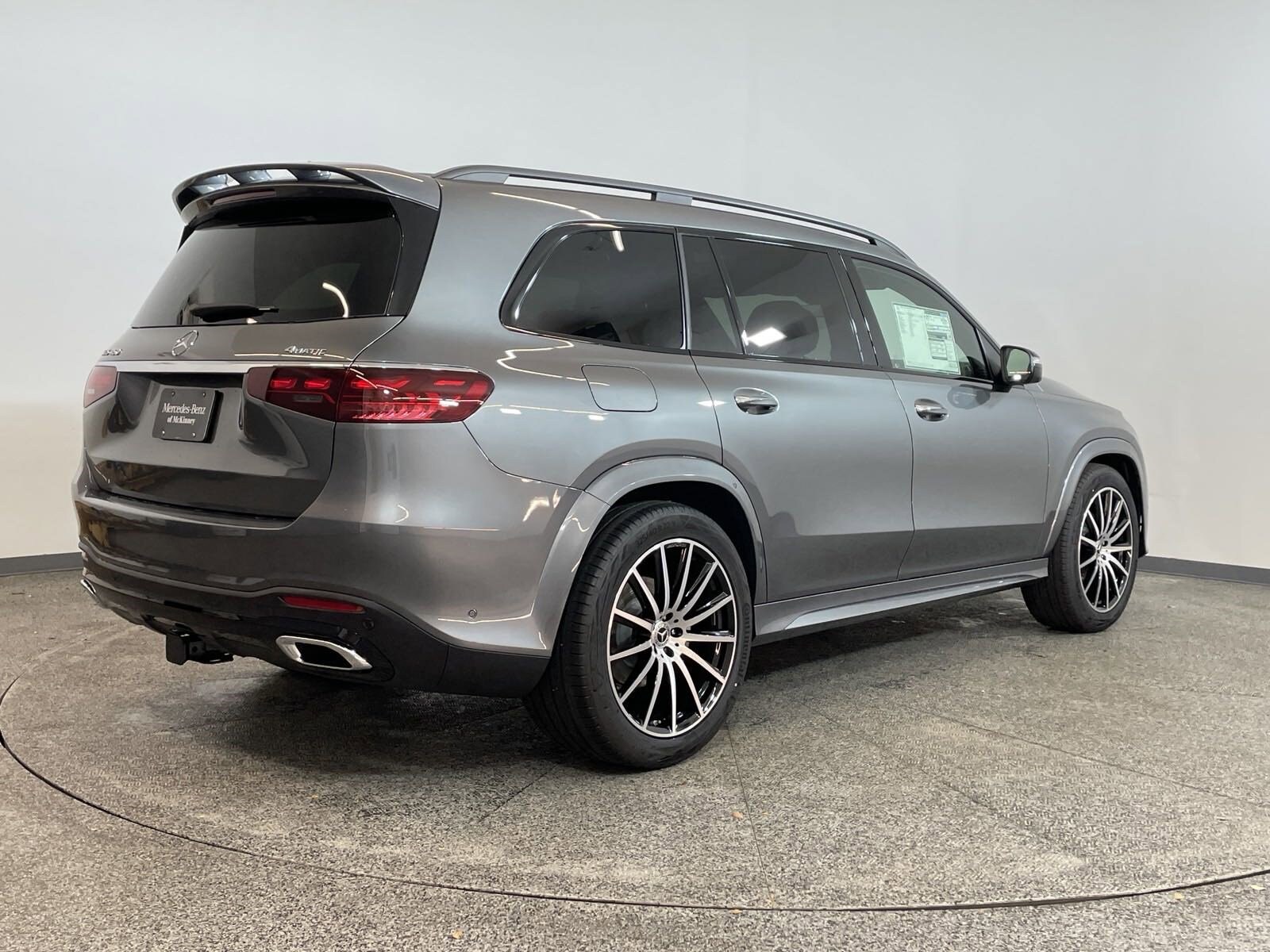 2025 Mercedes Benz GLS 450 photo 4