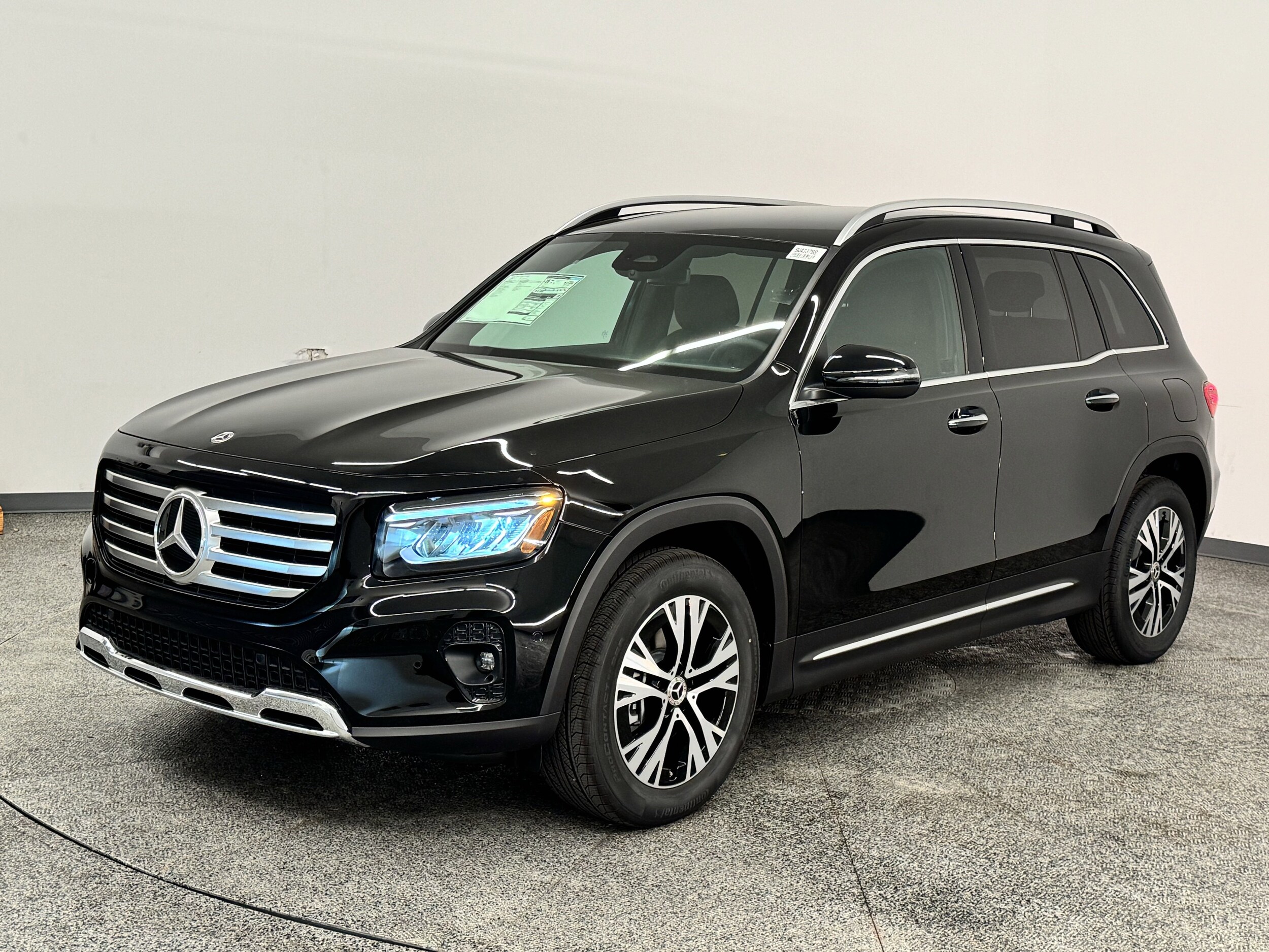 2025 Mercedes Benz GLB 250 photo 3