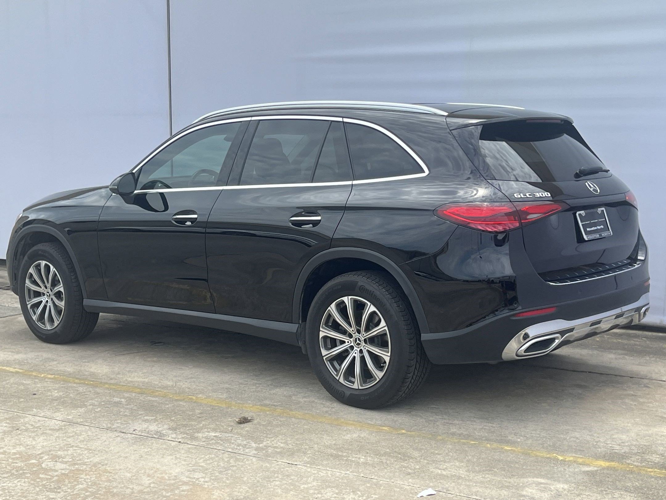 2024 Mercedes Benz GLC 300 photo 3
