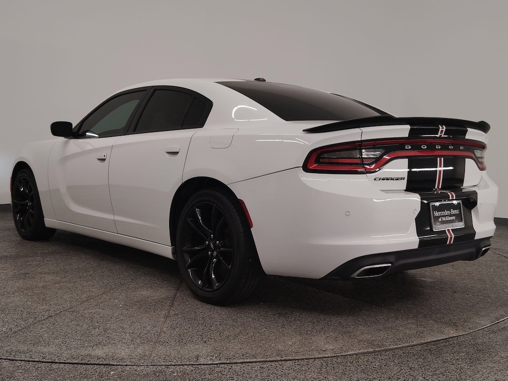 Used 2018 Dodge Charger SXT Sedan