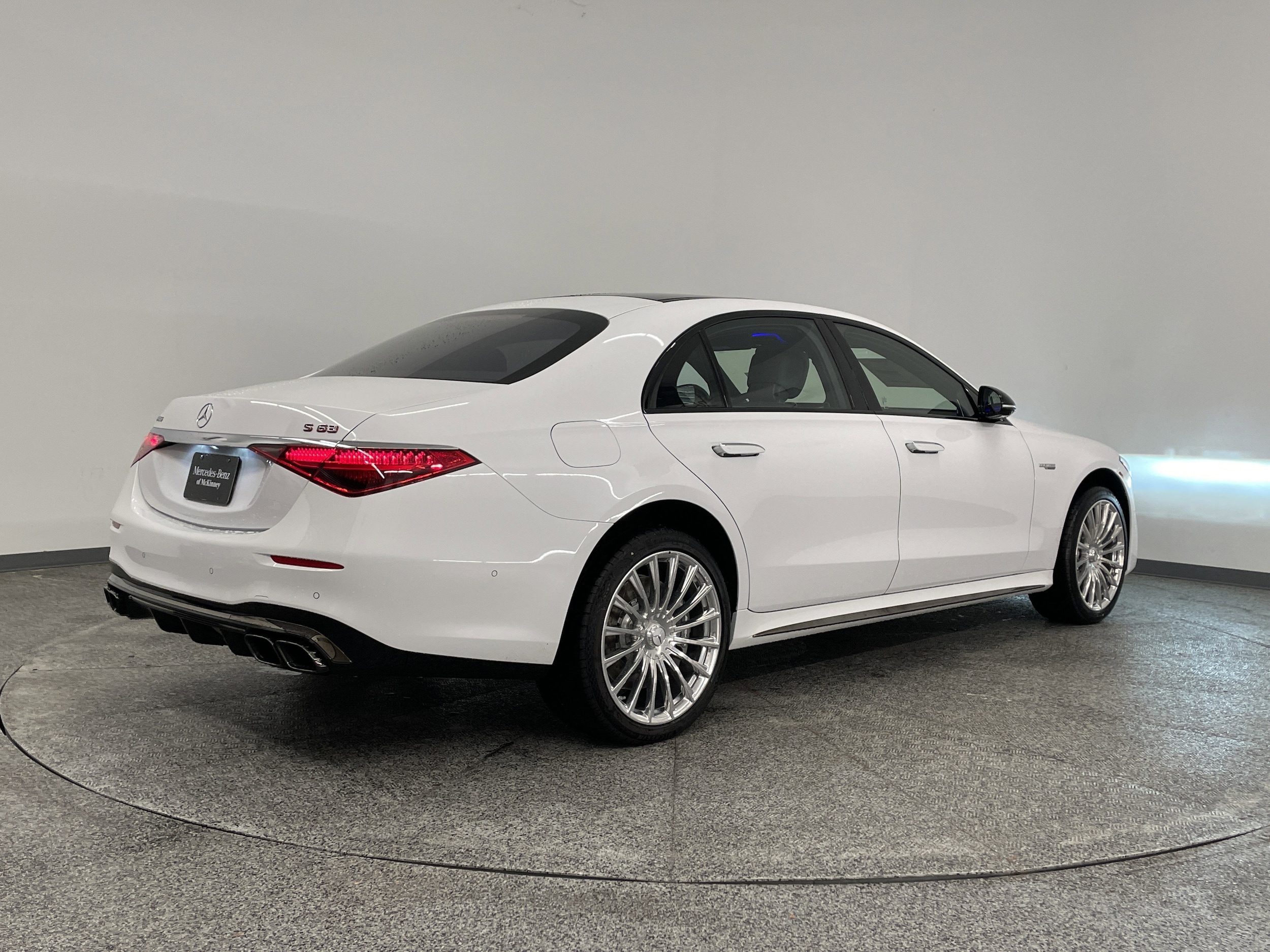2026 Mercedes-Benz S-Class AMG S 63 - Photo 5
