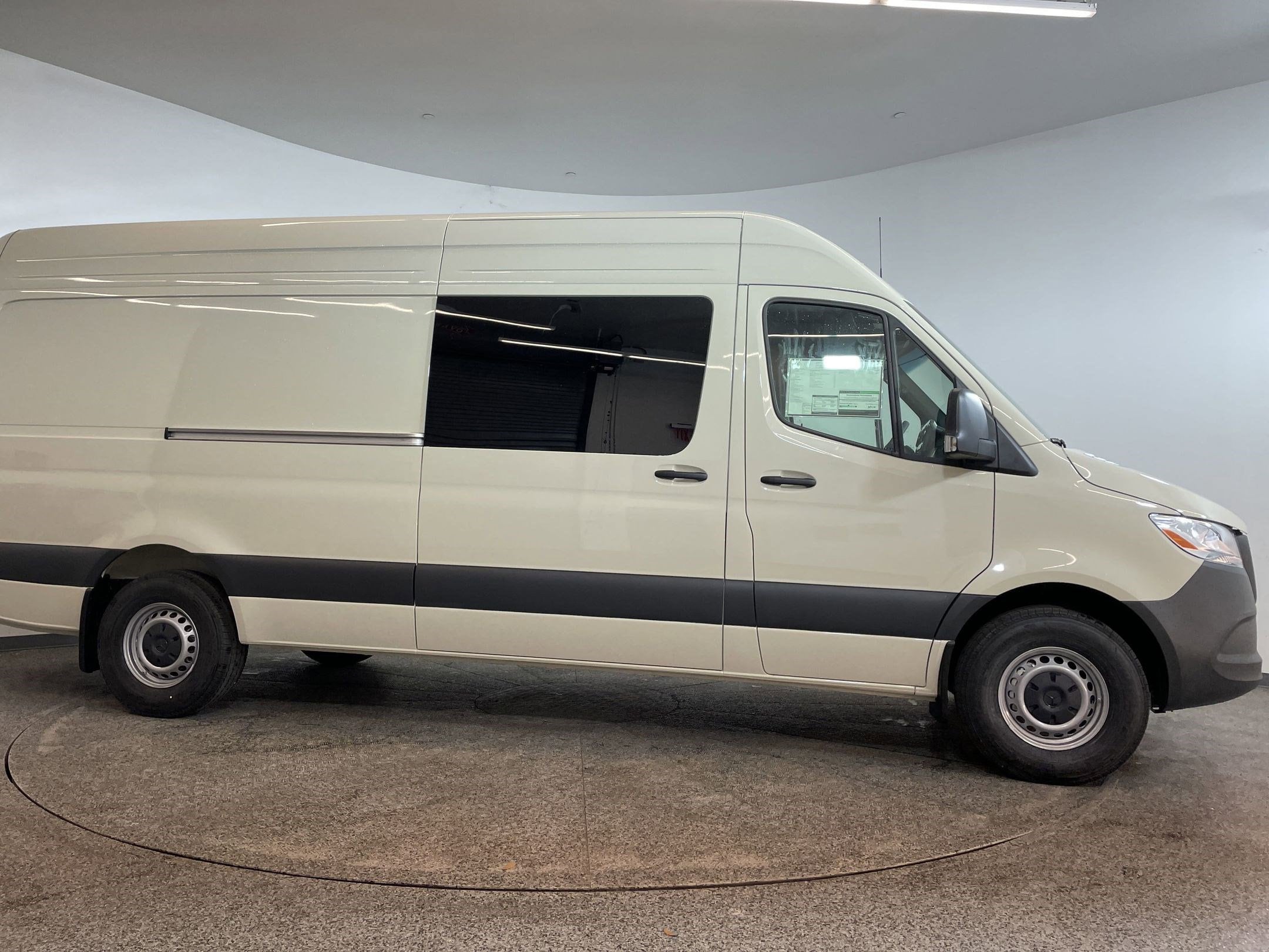 2025 Mercedes-Benz Sprinter Crew Van Base - Photo 6