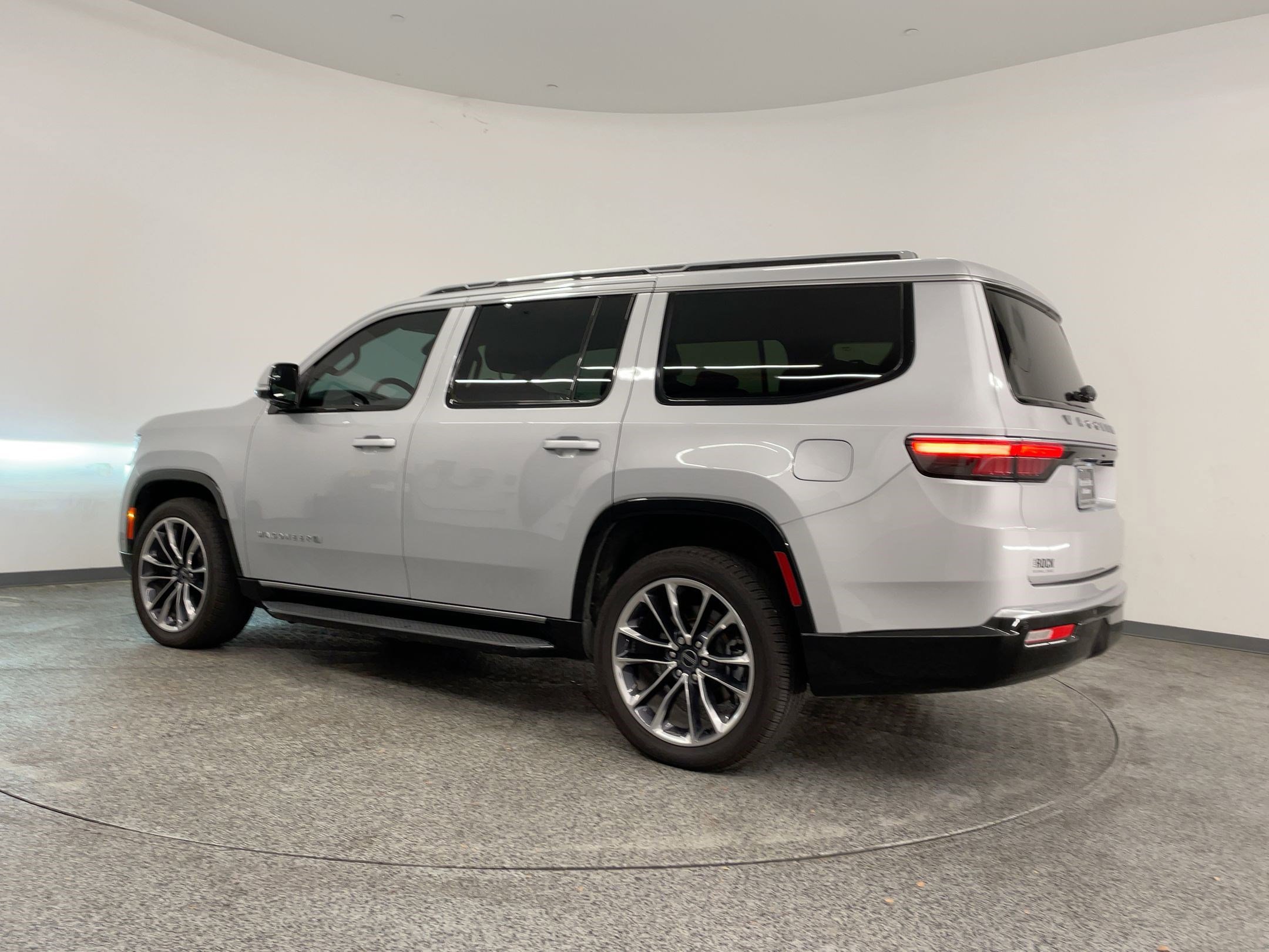 2022 Jeep Wagoneer Series II photo 3