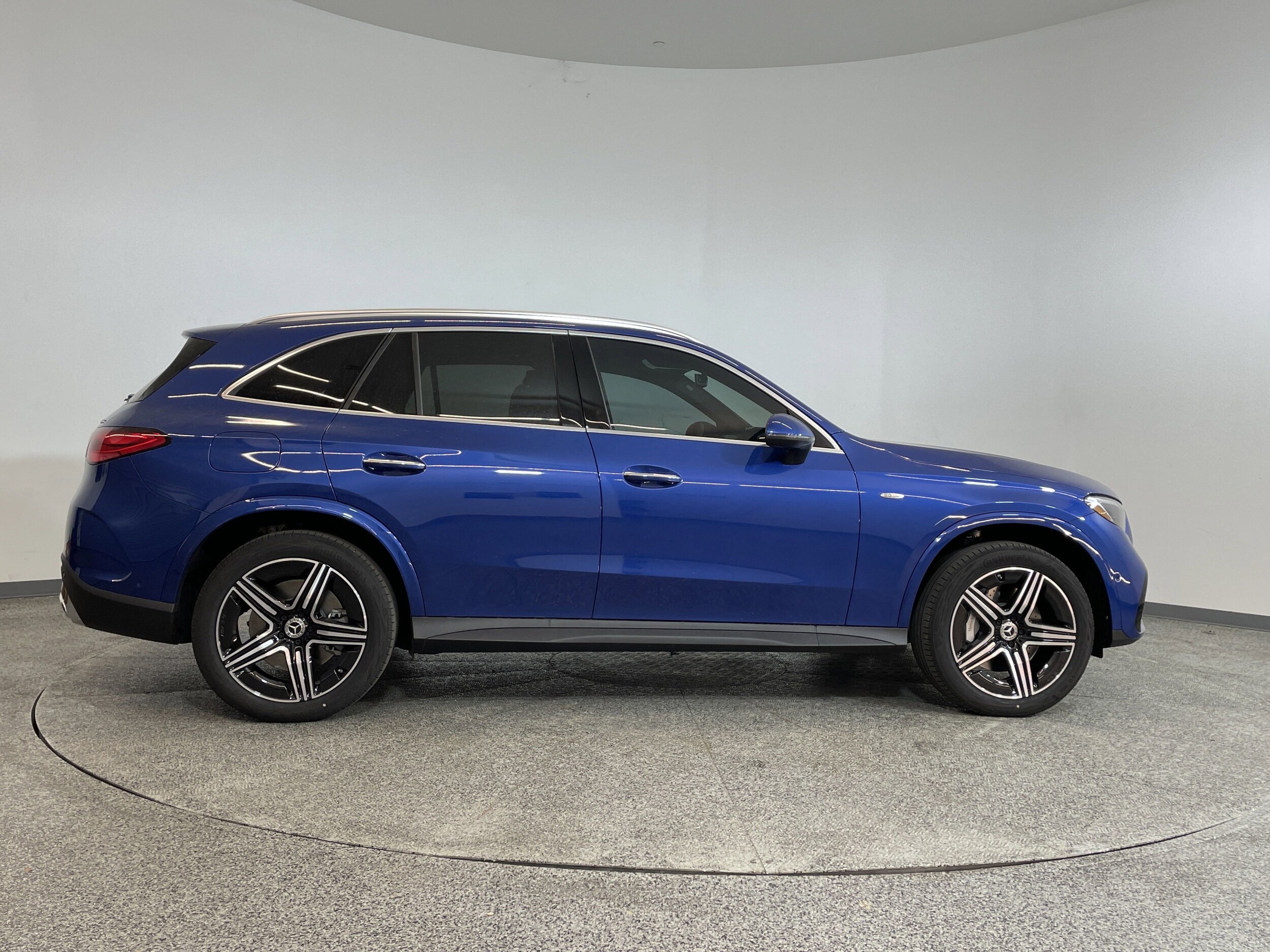2025 Mercedes Benz GLC 350e 4MATIC photo 3
