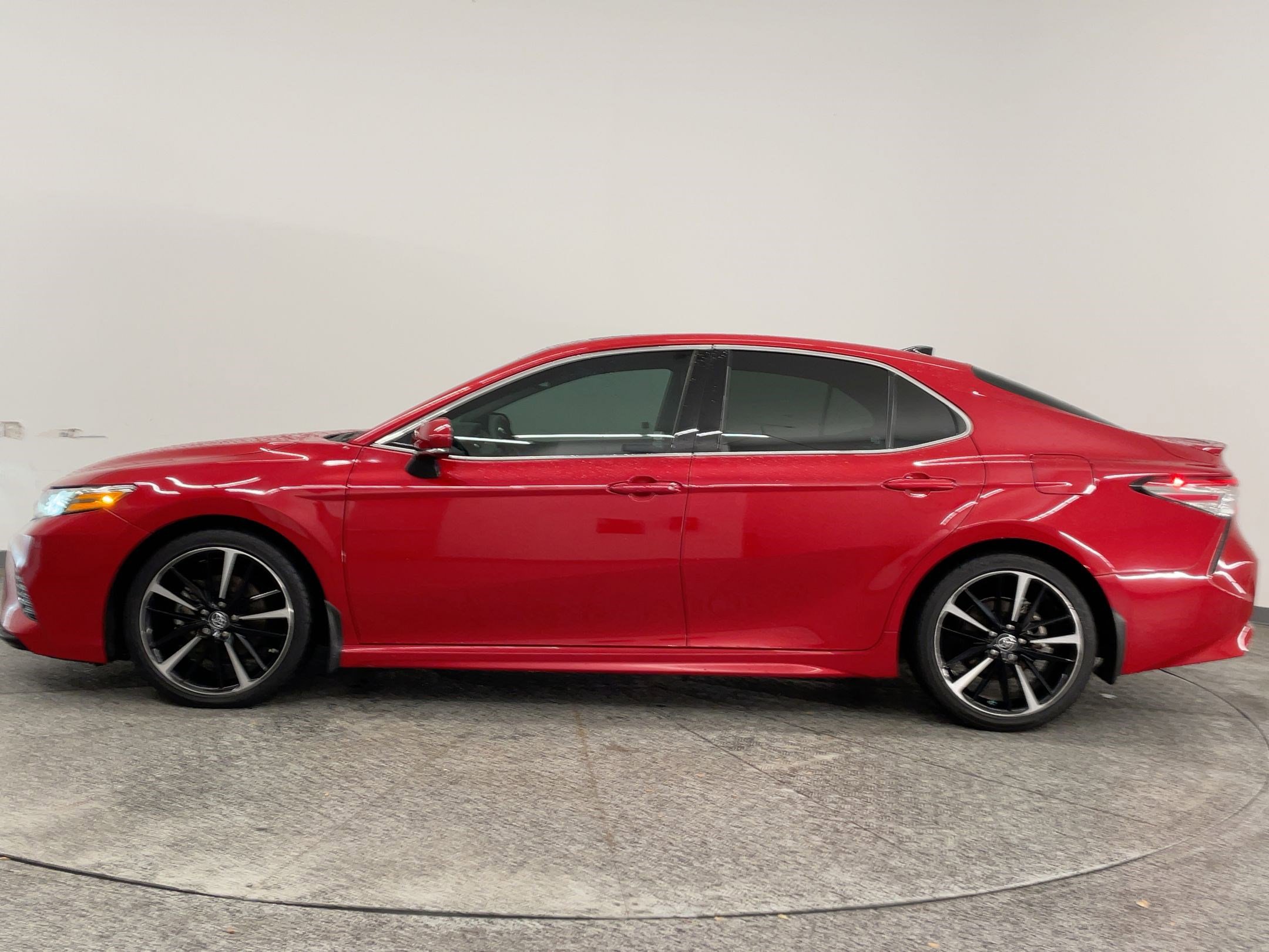 2019 Toyota Camry XSE V6 photo 2