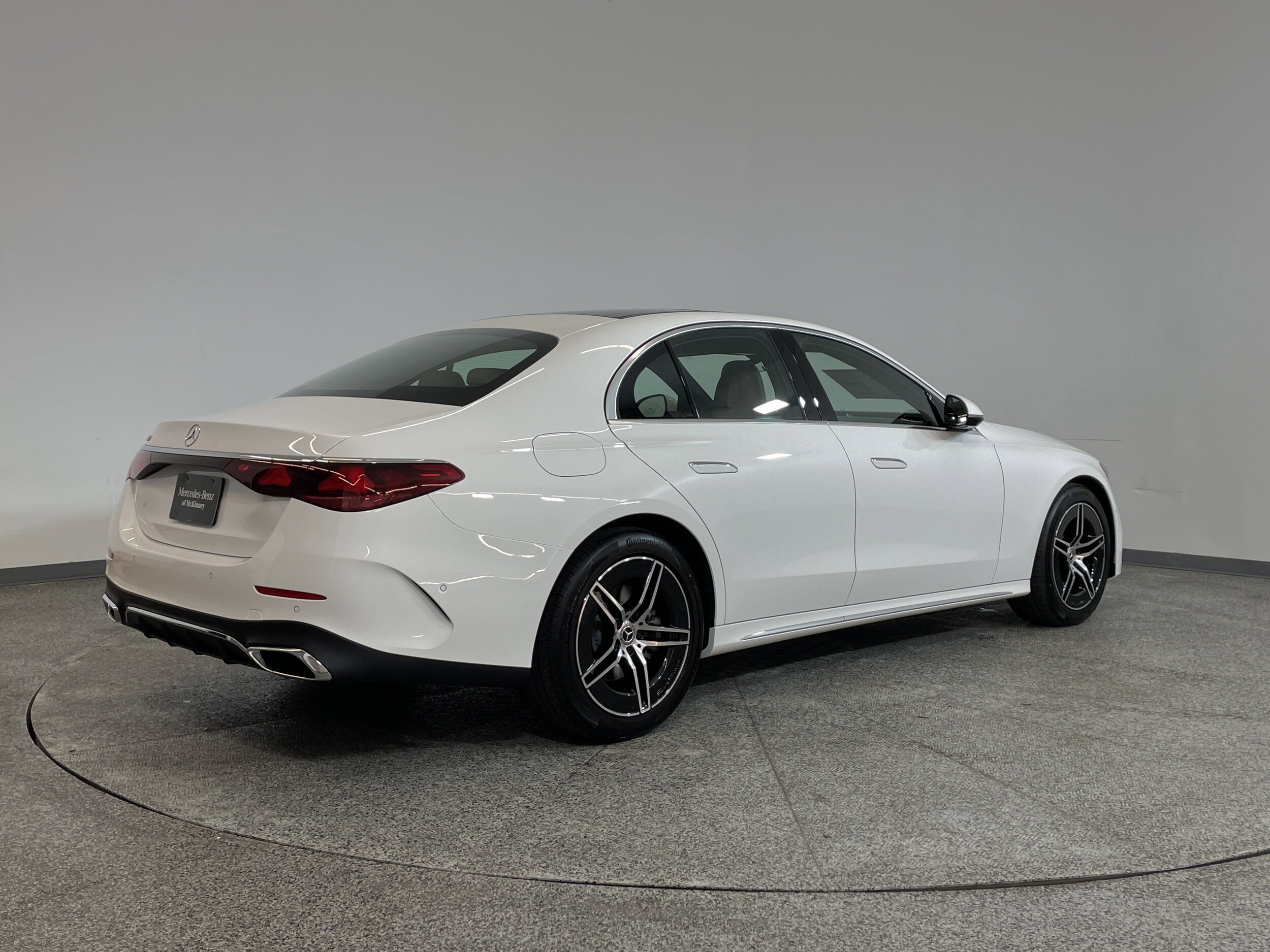 2025 Mercedes Benz E 350 photo 3