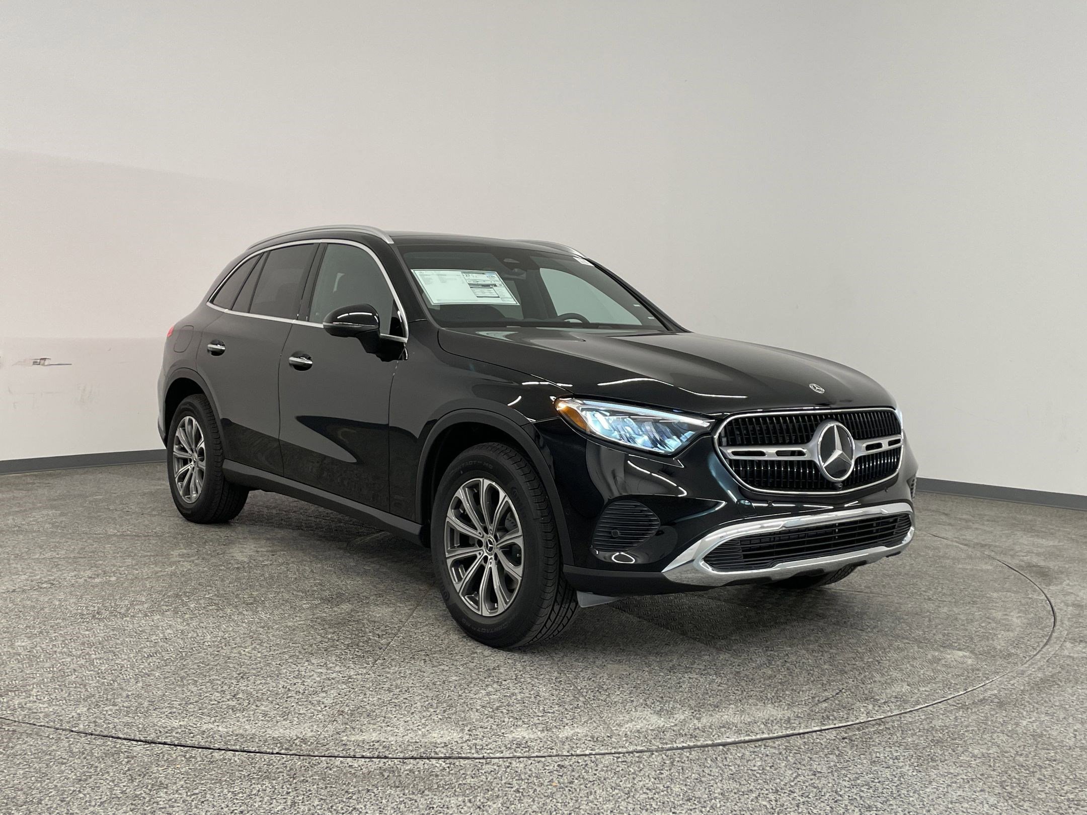 2026 Mercedes Benz GLC 300 photo 2
