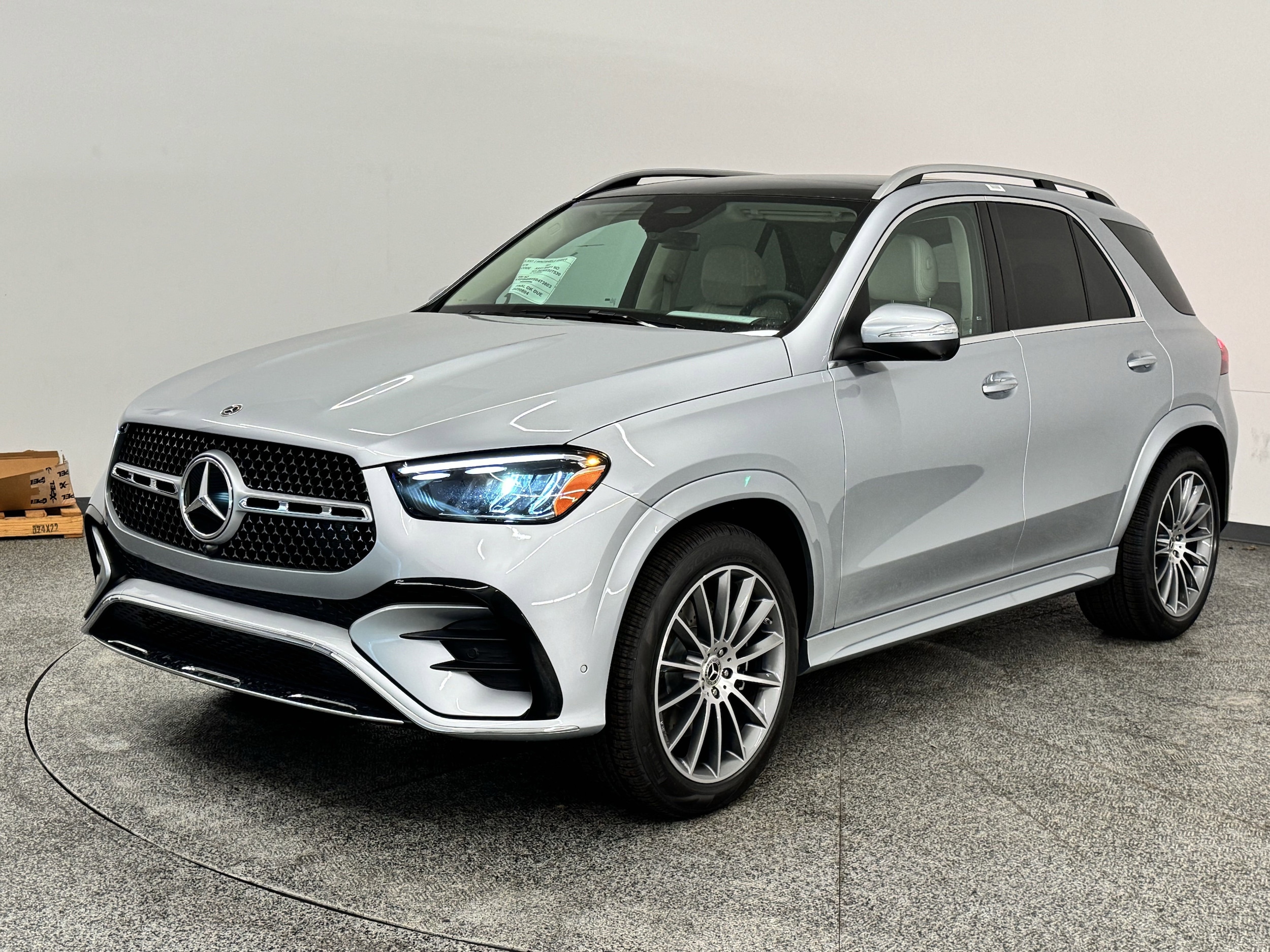 2025 Mercedes Benz GLE 350 4MATIC photo 3
