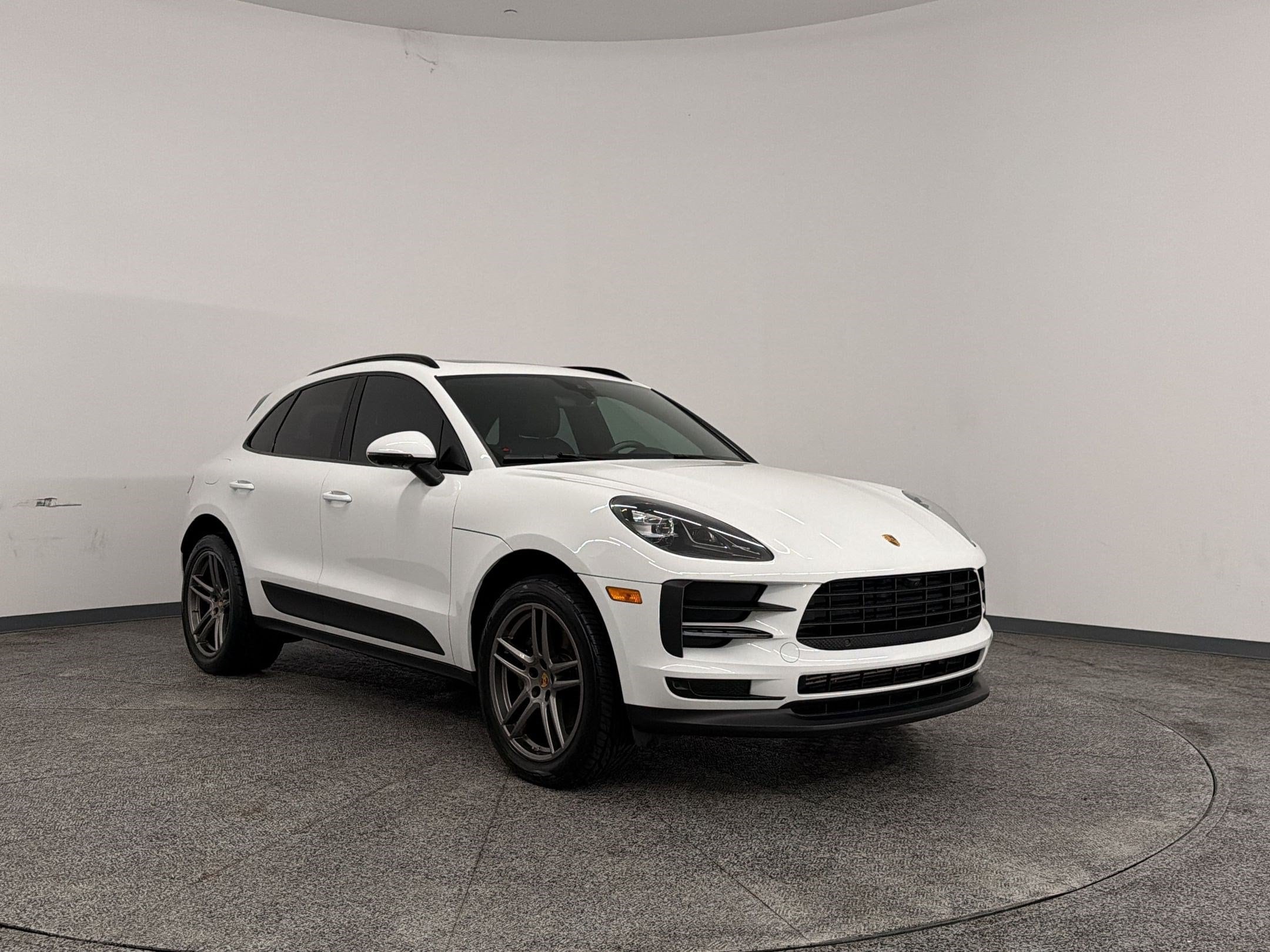 Macan AWD SUV