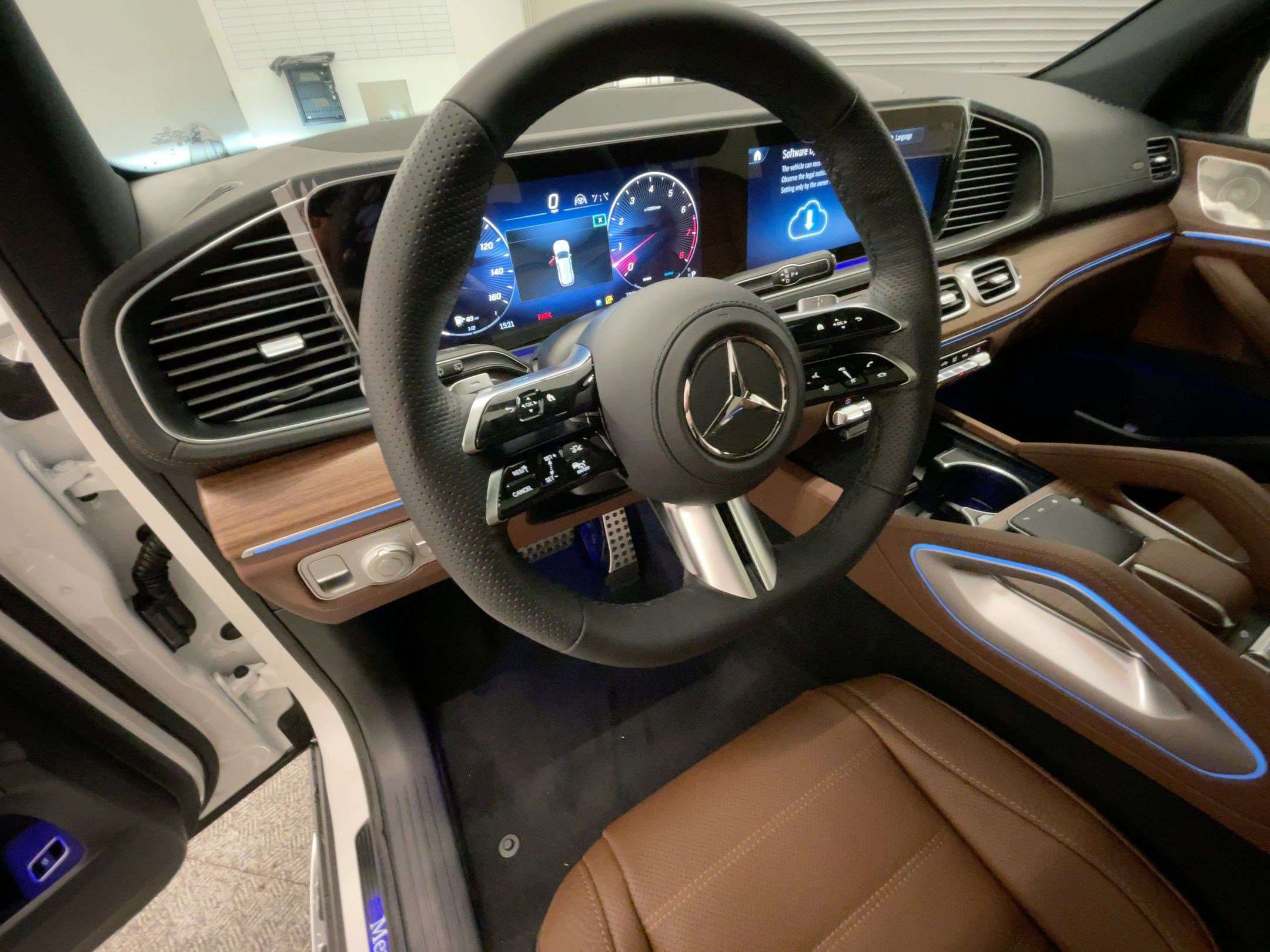 2026 Mercedes Benz GLS 450 4MATIC photo 4