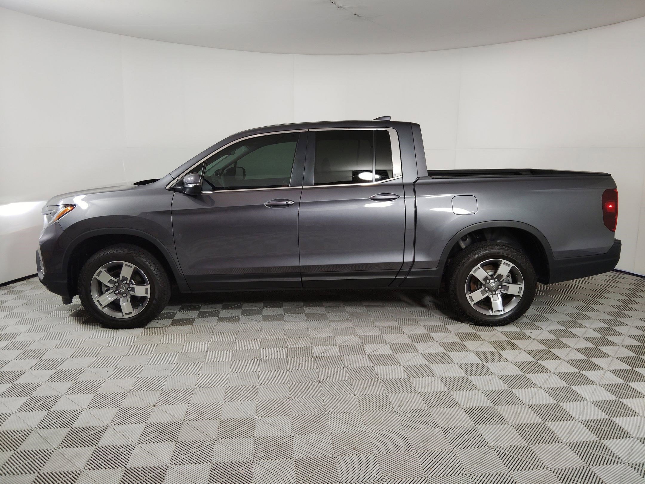 2024 Honda Ridgeline RTL photo 2