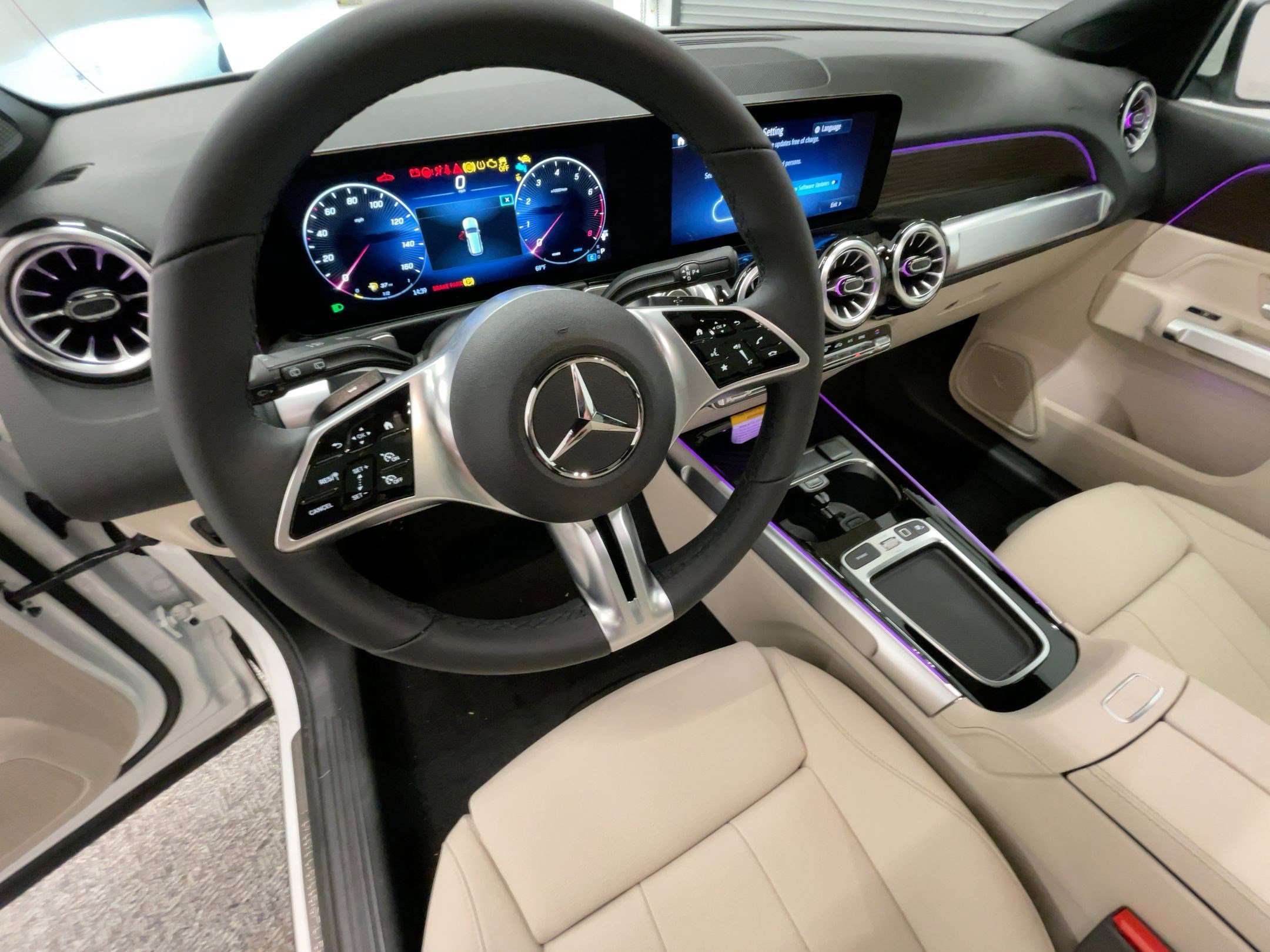 2026 Mercedes Benz GLB 250 photo 4