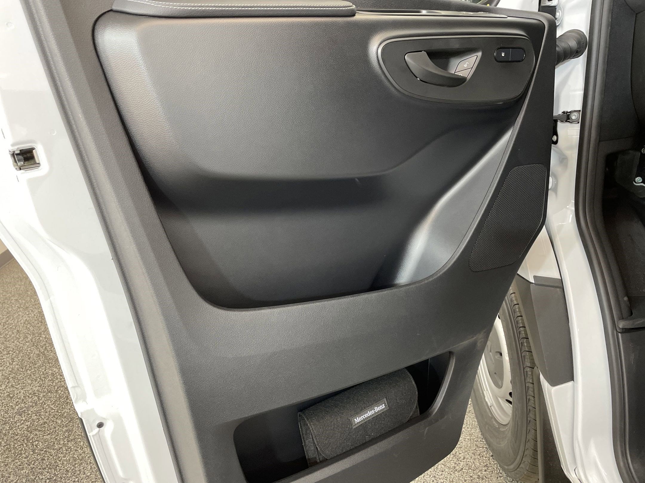 2025 Mercedes-Benz Sprinter Crew Van Base - Photo 18