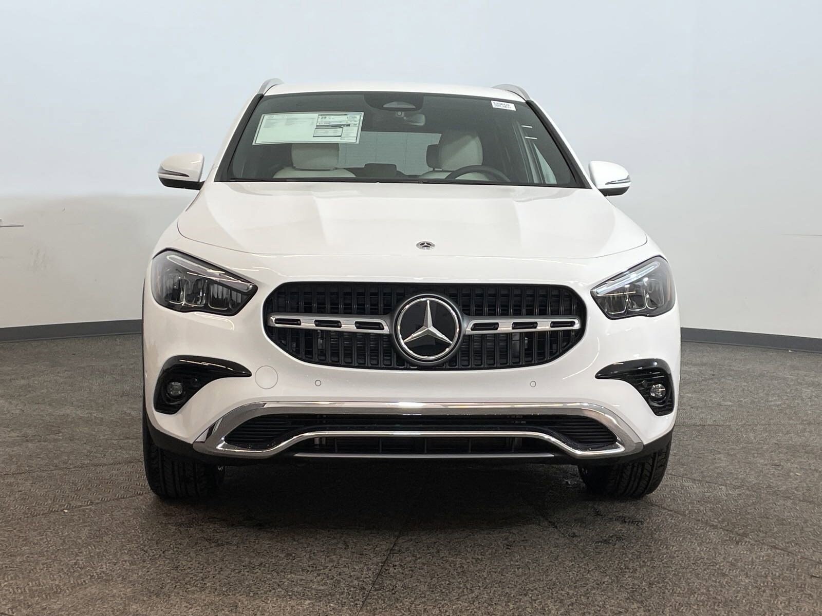 2025 Mercedes Benz GLA 250 photo 2