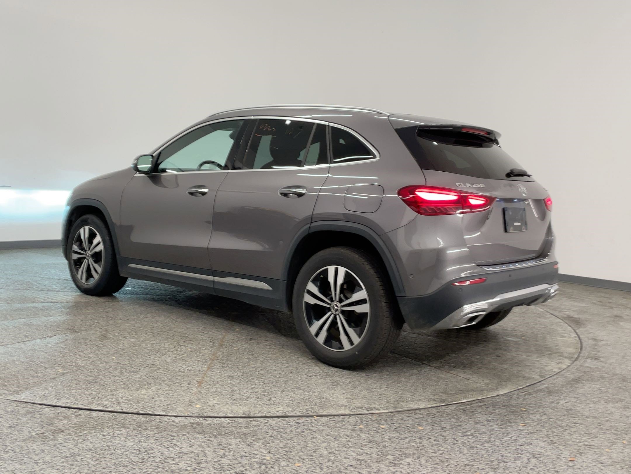 2025 Mercedes Benz GLA 250 4MATIC photo 3