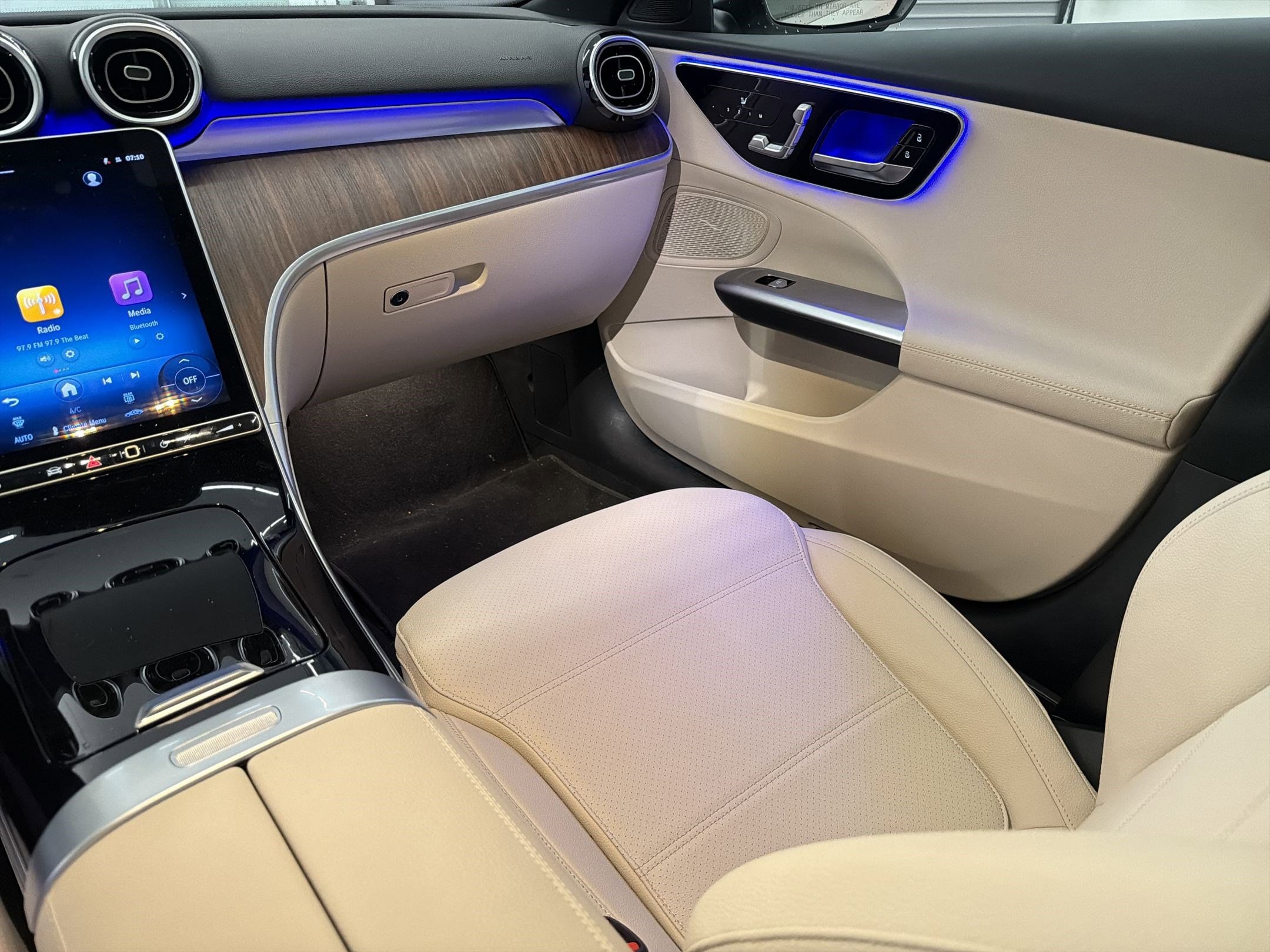2026 Mercedes-Benz C-Class Sedan C 300 - Photo 27