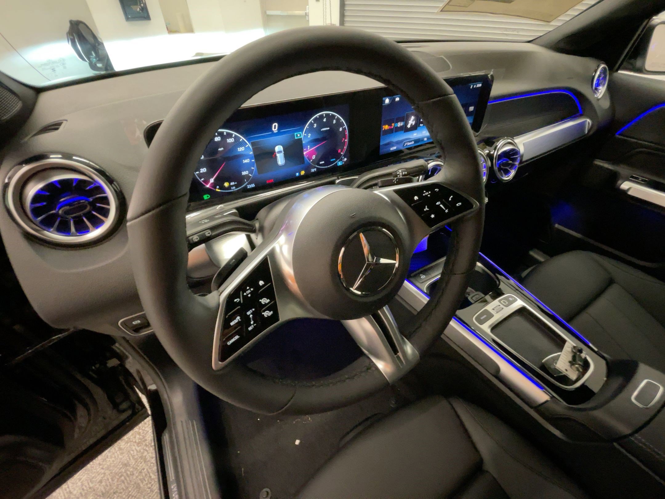 2026 Mercedes Benz GLB 250 photo 4