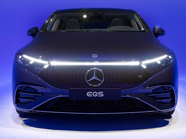 2022 EQS Front Grille