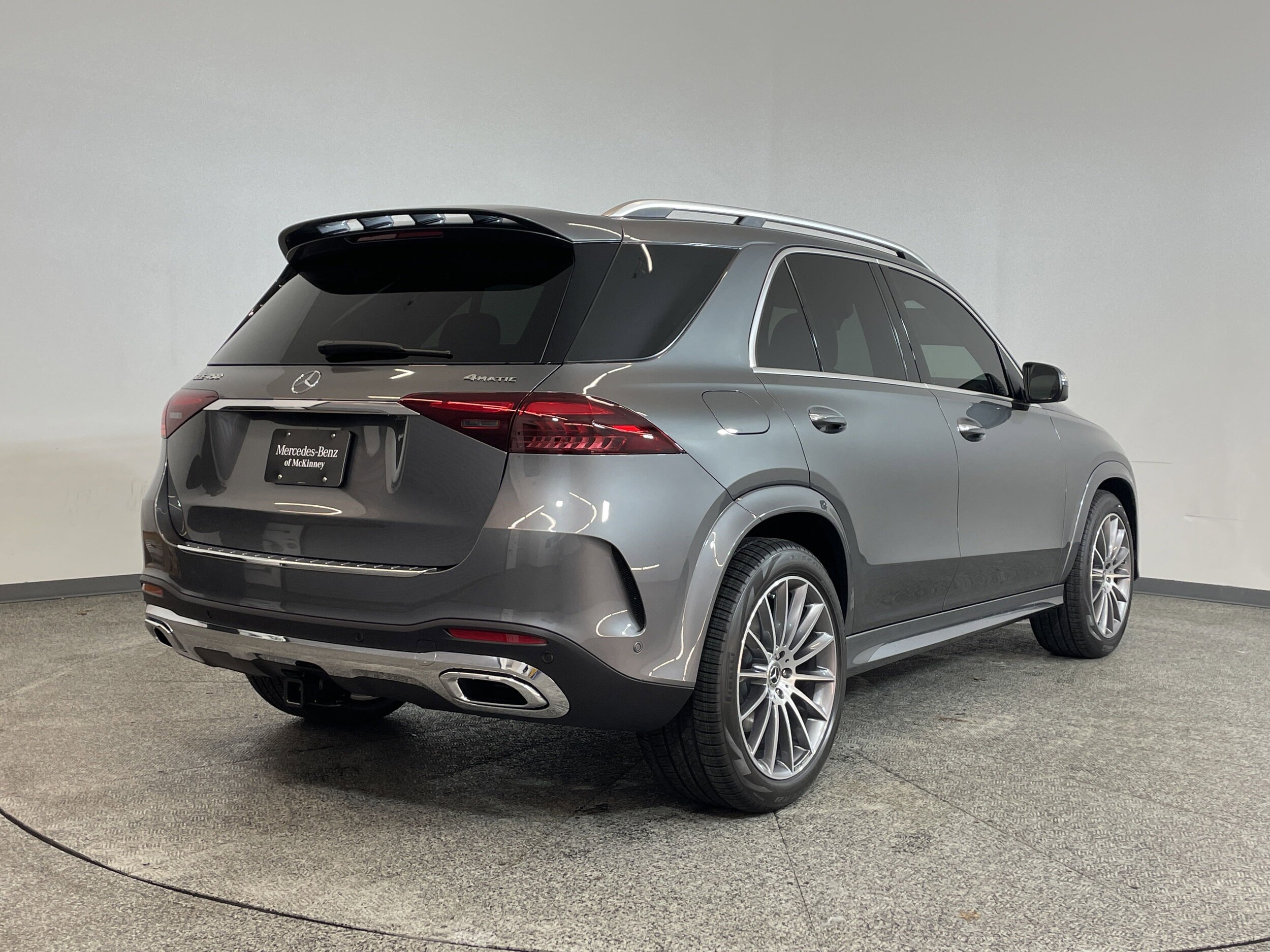 2025 Mercedes Benz GLE 450 4MATIC photo 4