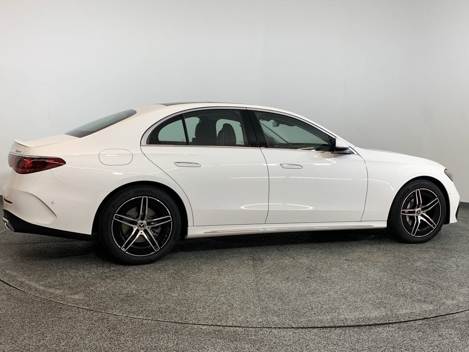 2025 Mercedes Benz E 350 4MATIC photo 3