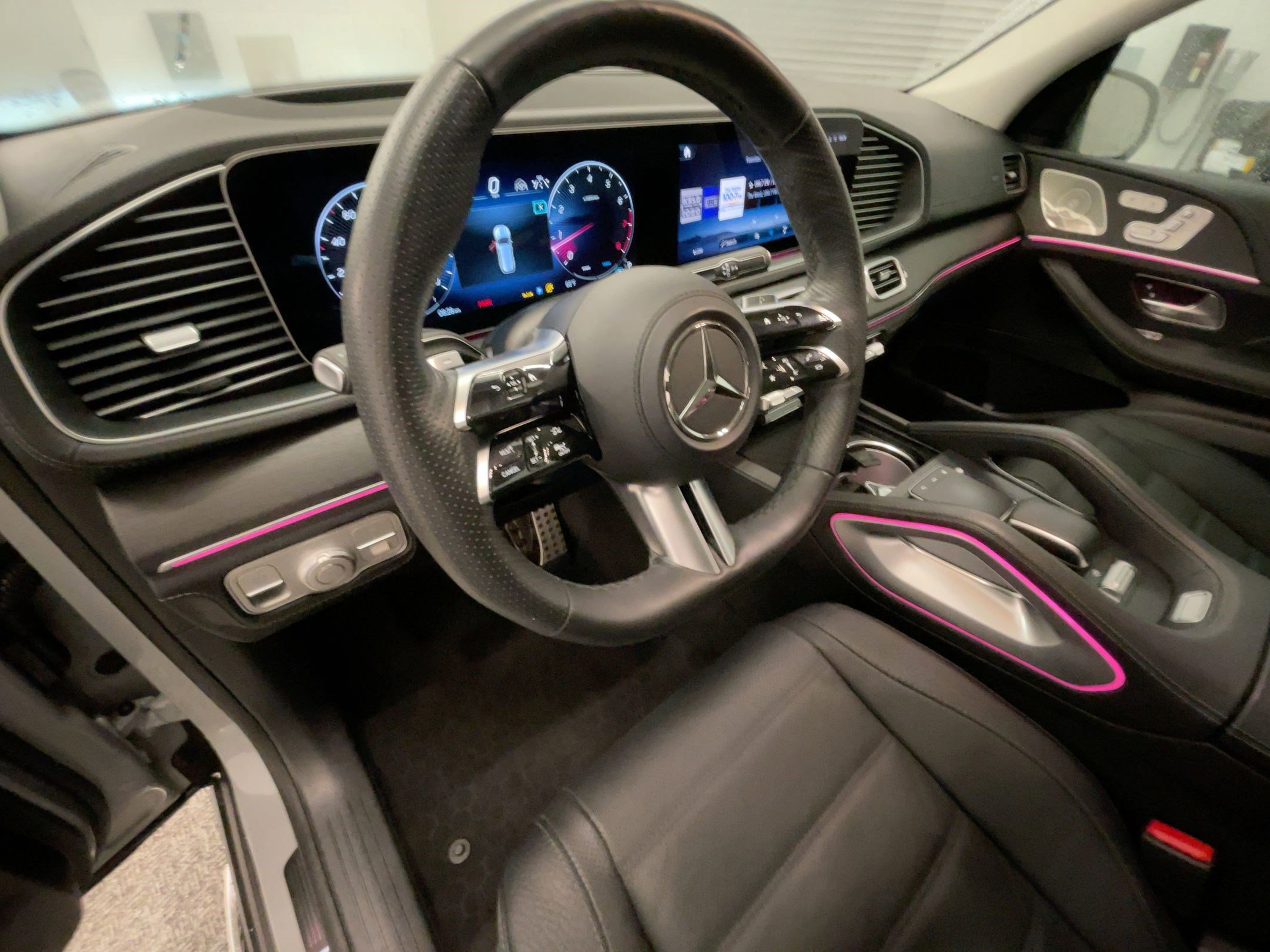 2024 Mercedes Benz GLS 580 photo 3