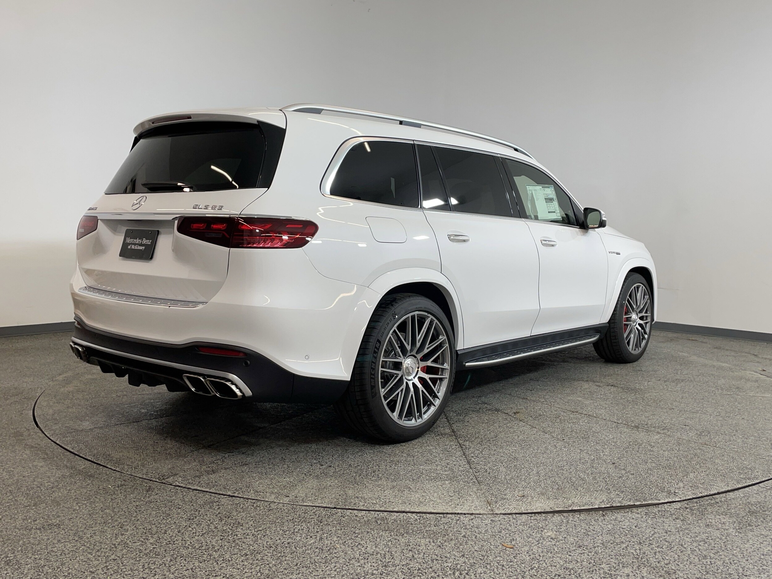 2025 Mercedes Benz GLS AMG 63 4MATIC photo 4