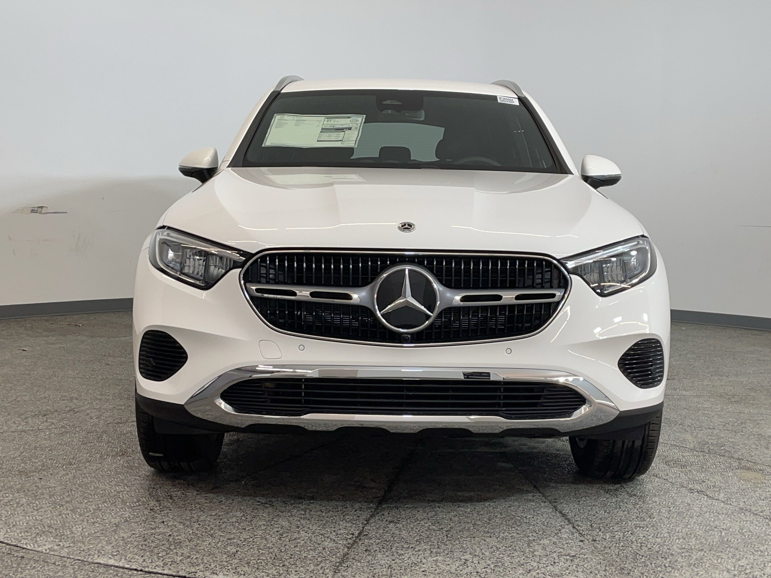 2025 Mercedes Benz GLC 300 photo 2
