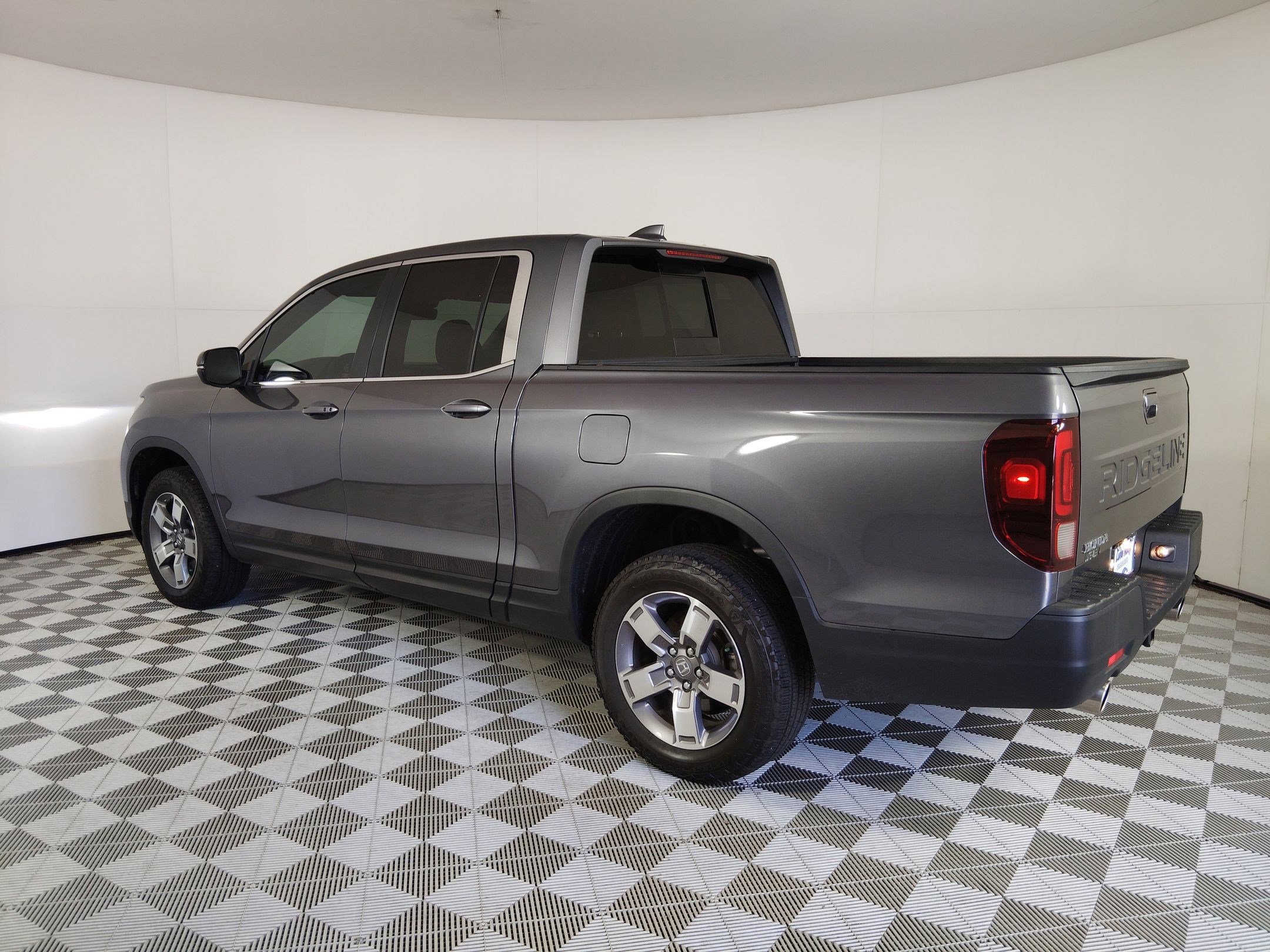 2024 Honda Ridgeline RTL photo 3