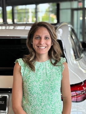 Staff member Lindsay Carrow from ID_3ac5a4d44afd