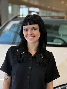 Staff member Michelle Watson from ID_ad11a8