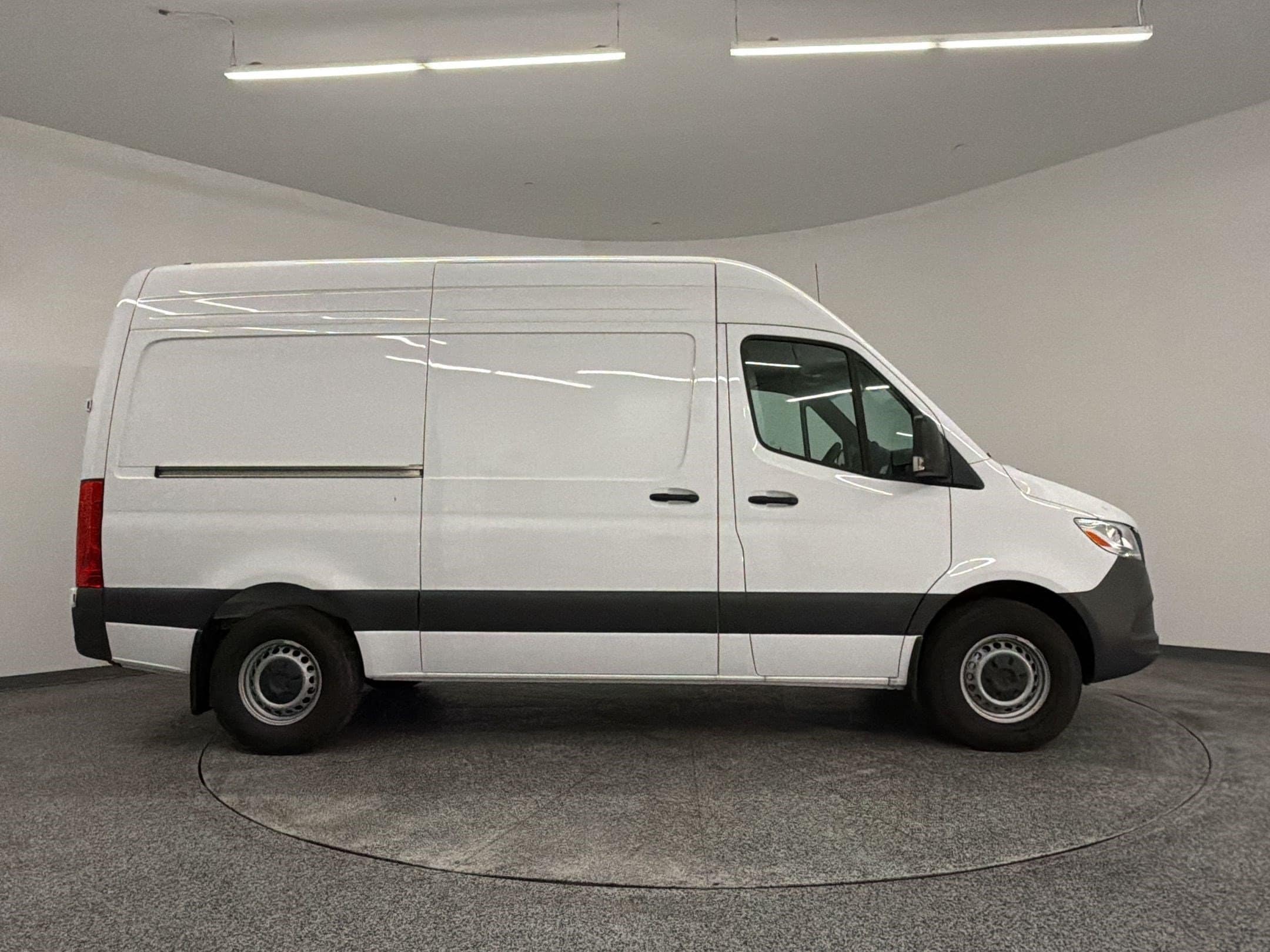 Sprinter 2500 Standard Roof 4-Cyl Diesel HO Van Cargo Van