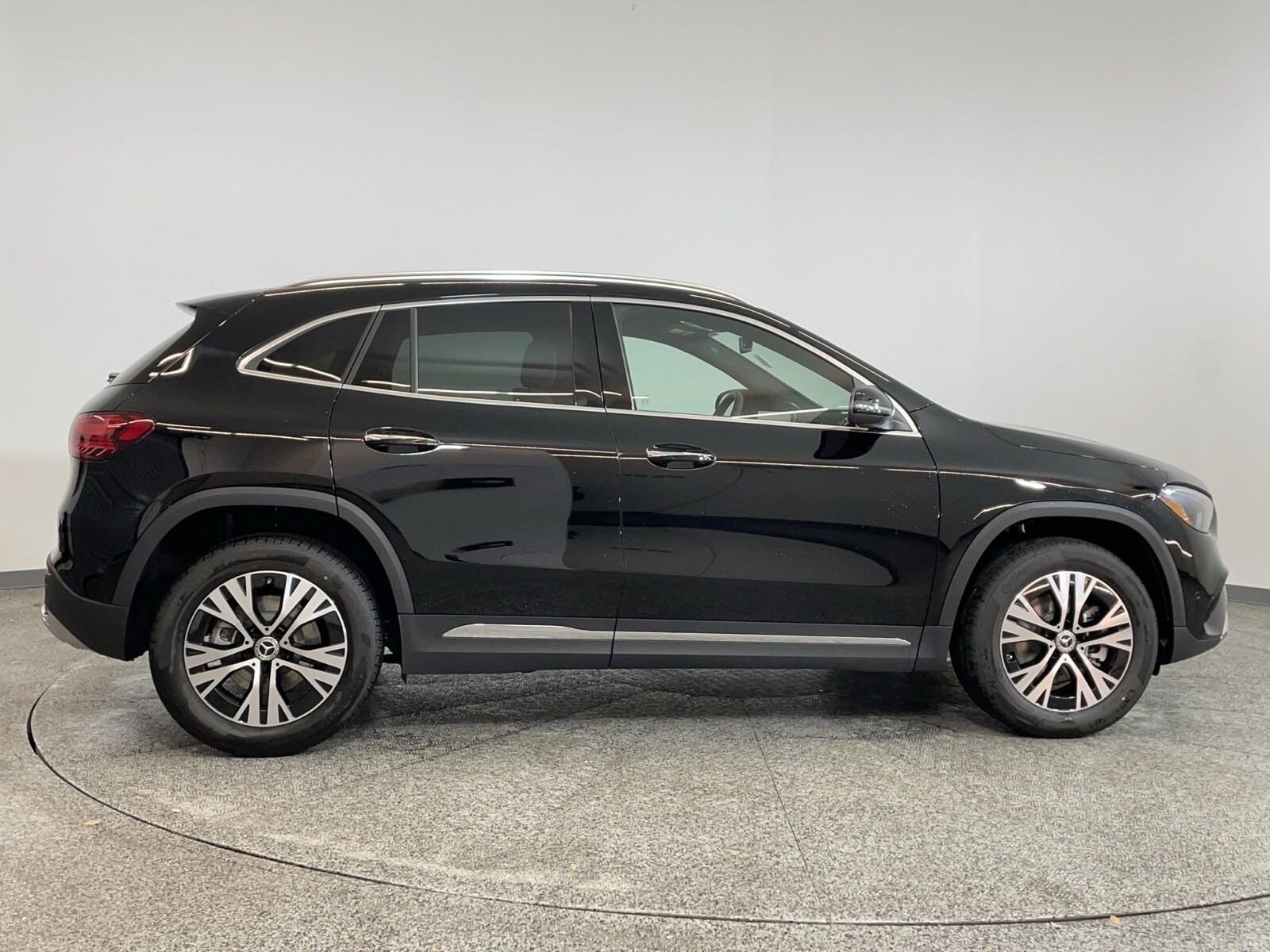 2025 Mercedes Benz GLA 250 photo 3