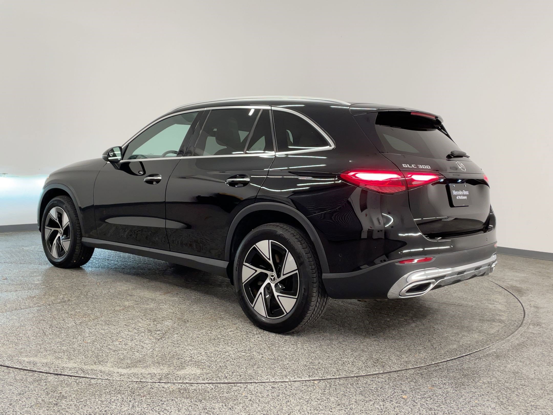 2024 Mercedes Benz GLC 4MATIC 300 photo 3