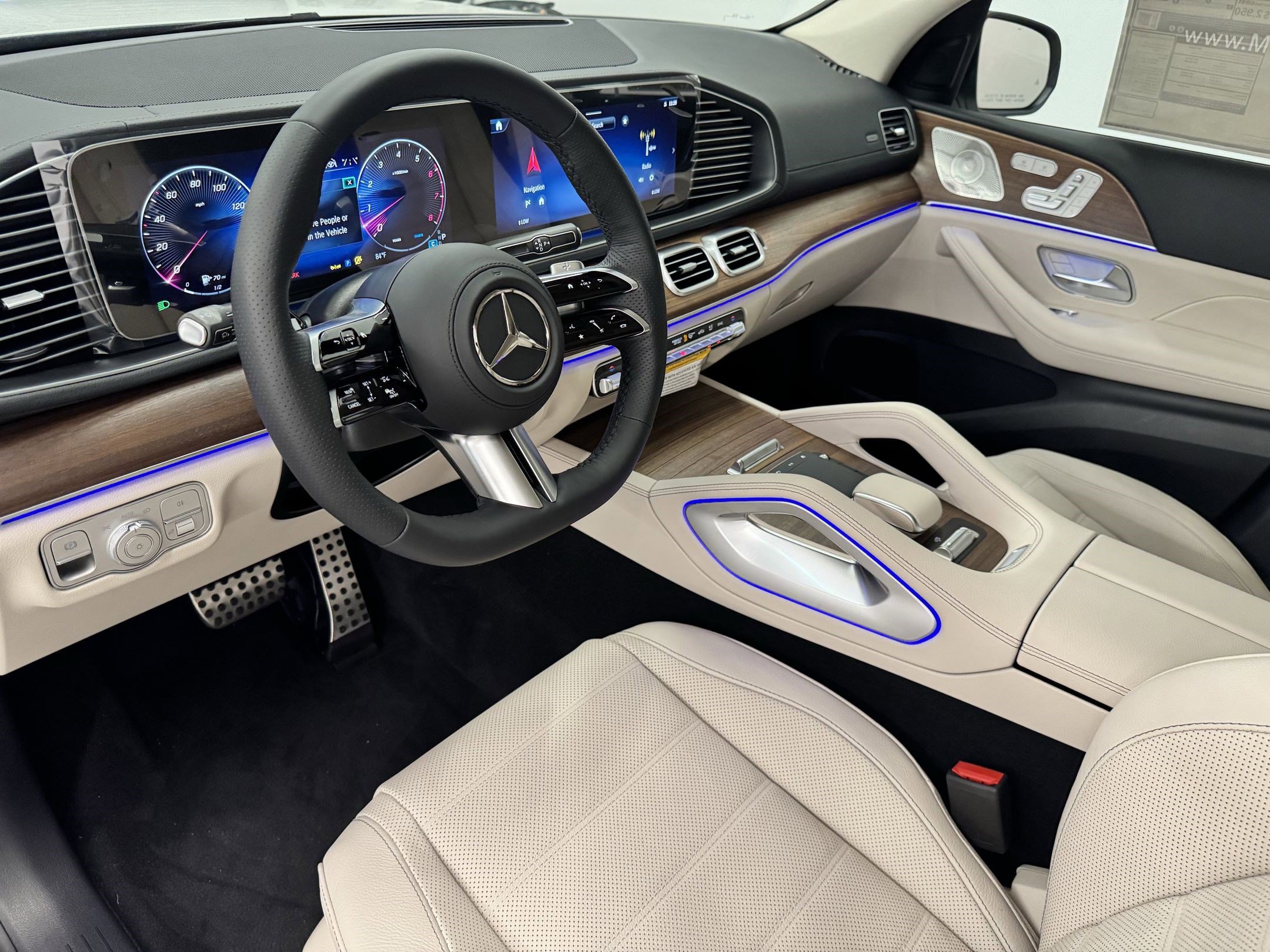 2026 Mercedes Benz GLS 450 4MATIC photo 2