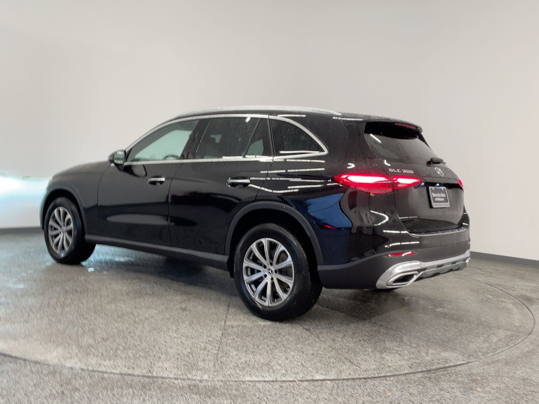 2026 Mercedes Benz GLC 300 photo 3