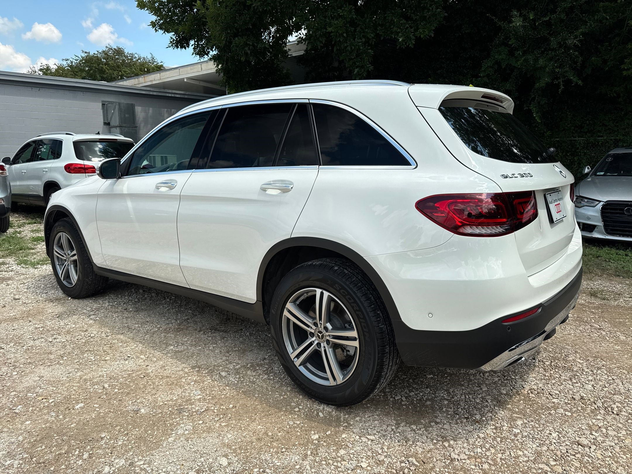 2022 Mercedes Benz GLC 300 photo 2