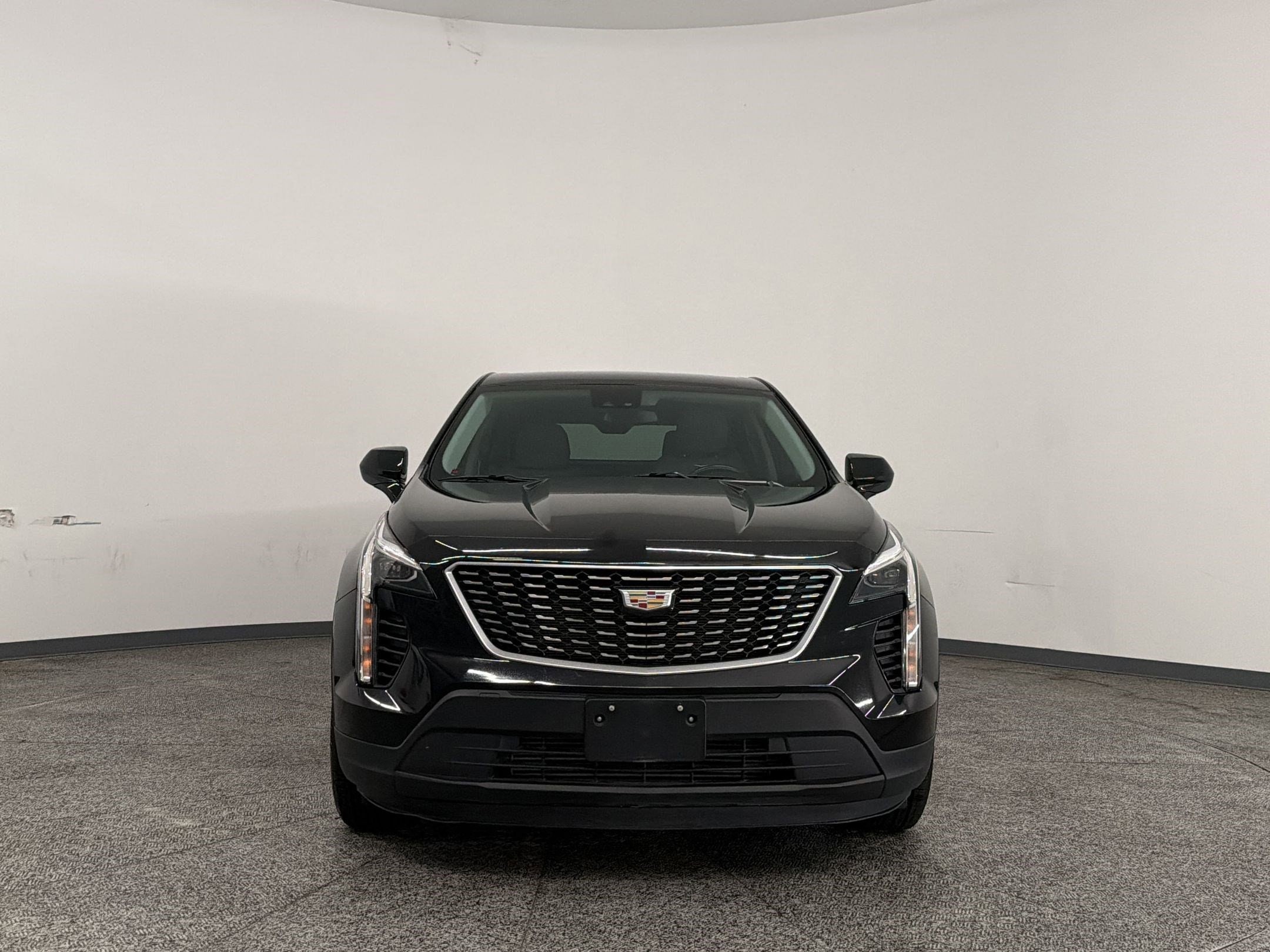 XT4 FWD Luxury SUV