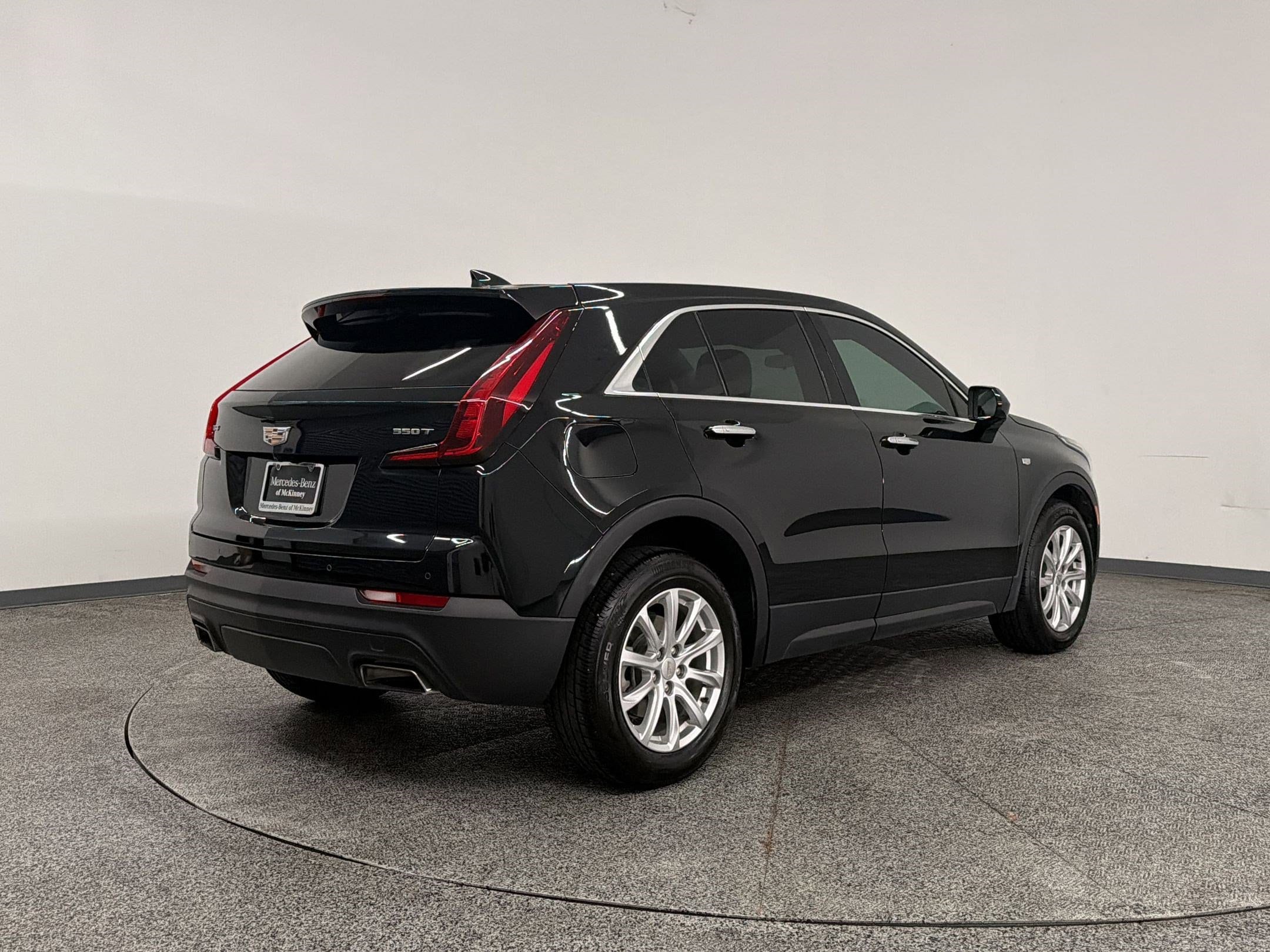 XT4 FWD Luxury SUV