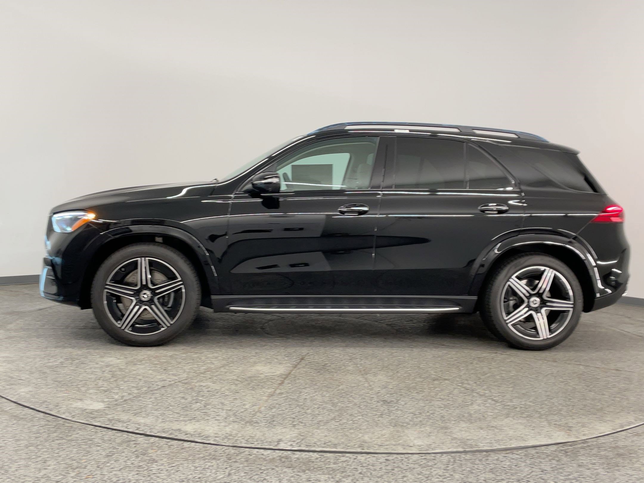 2026 Mercedes Benz GLE 350 4MATIC photo 2