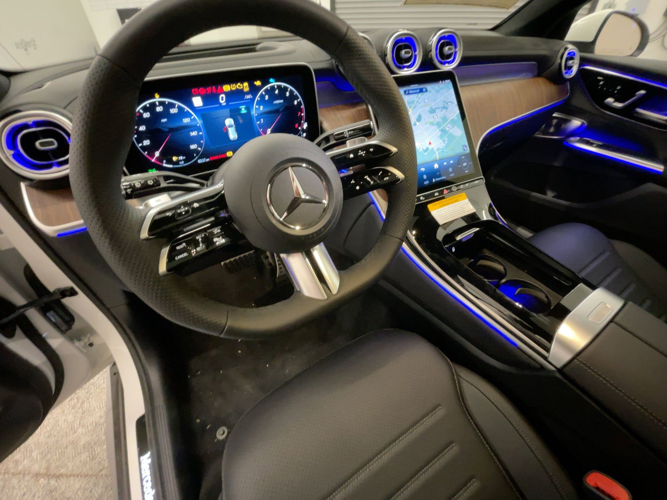 2026 Mercedes Benz GLC 300 photo 4