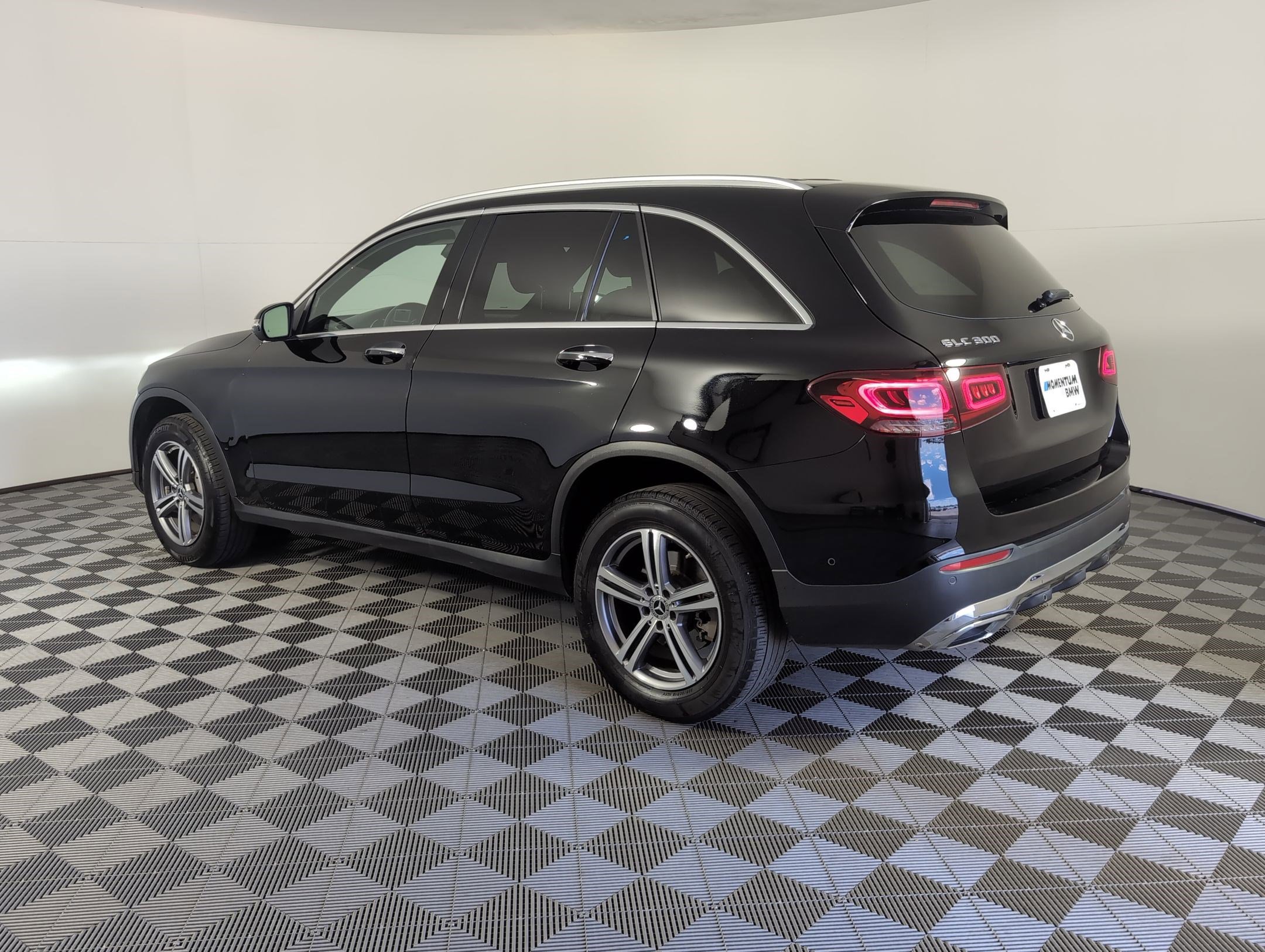 2022 Mercedes Benz GLC 300 photo 3