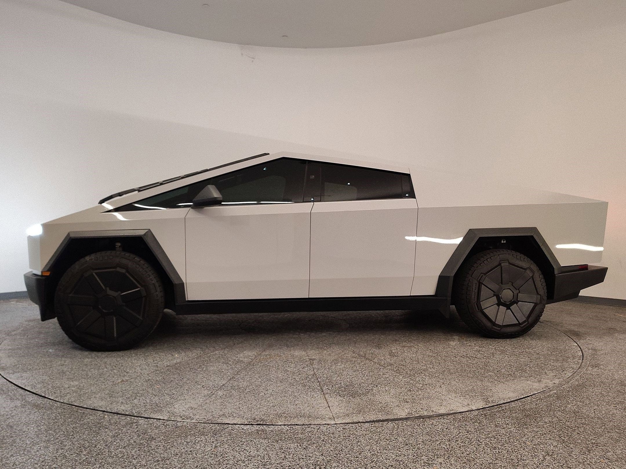 Used 2024 Tesla Cybertruck Base with VIN 7G2CEHED5RA040866 for sale in Mckinney, TX