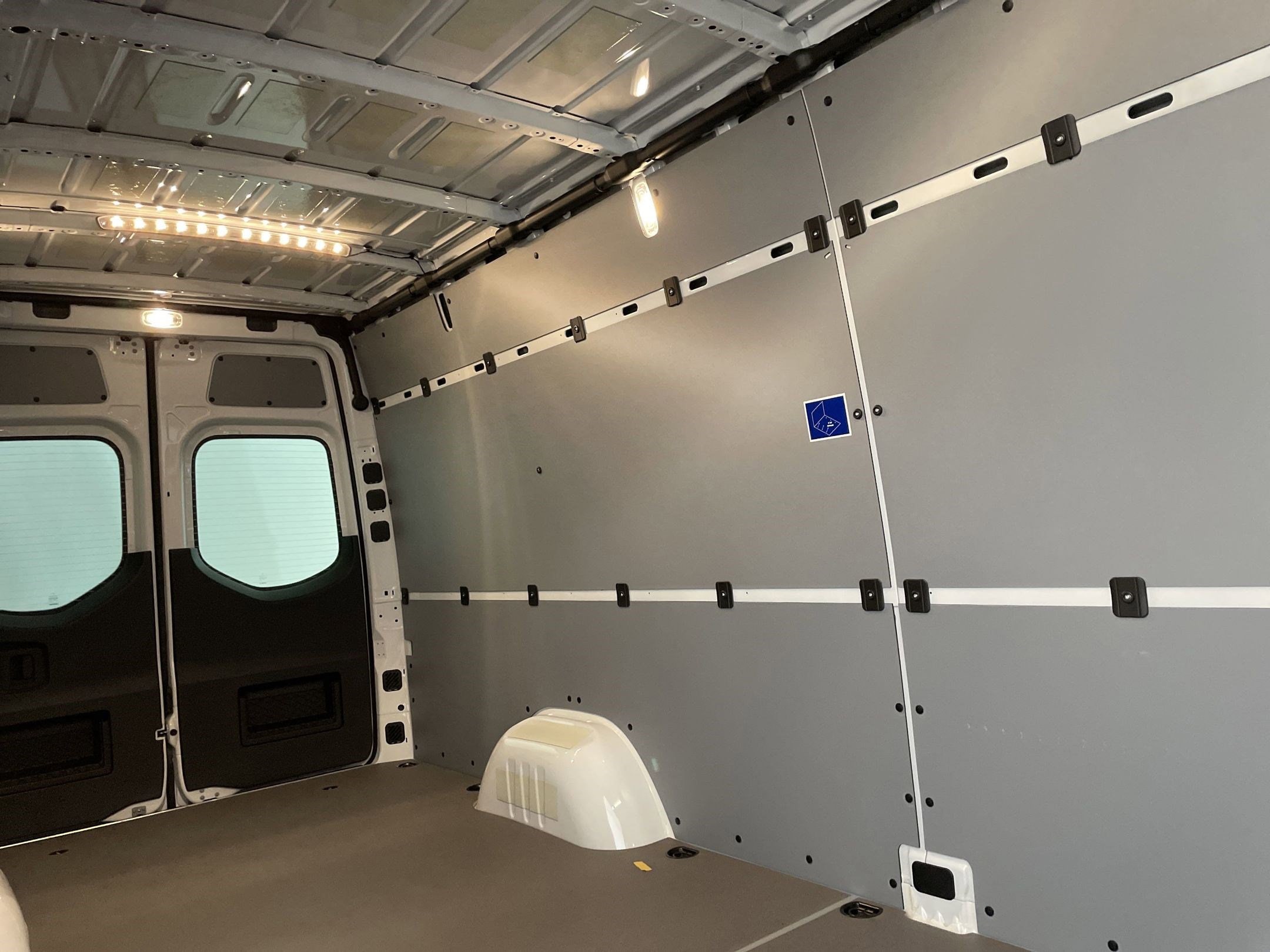 2025 Mercedes-Benz Sprinter Crew Van Base - Photo 25