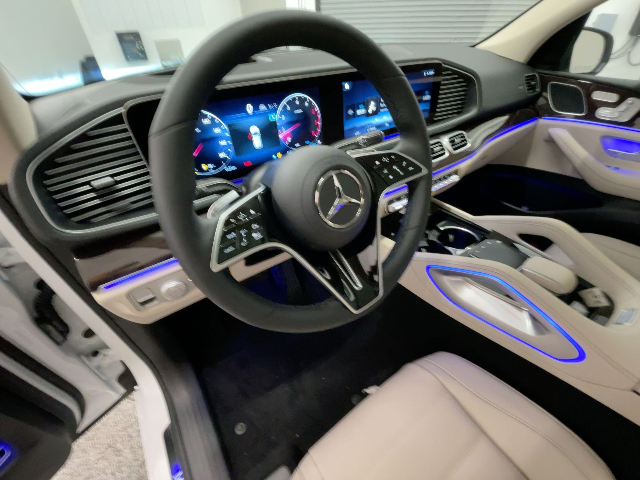 2026 Mercedes Benz GLE 450 4MATIC photo 3