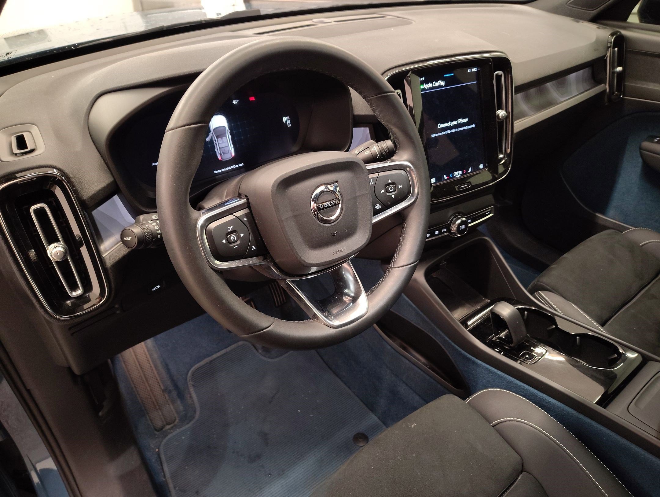 2023 Volvo C40 Recharge Plus photo 3